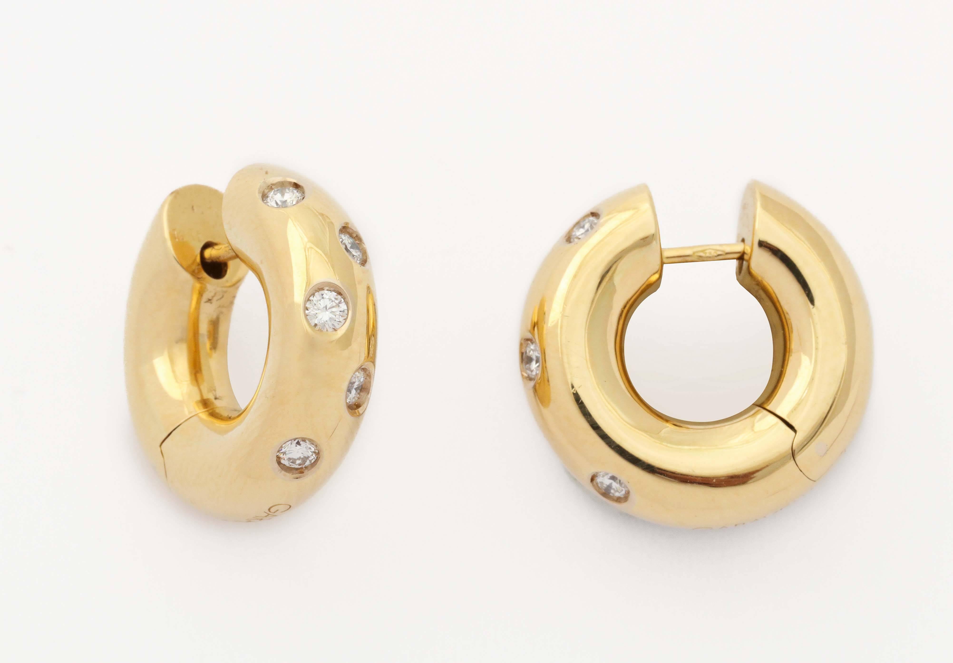 gold diamond tubular hoop earrings  In New Condition In New York, NY