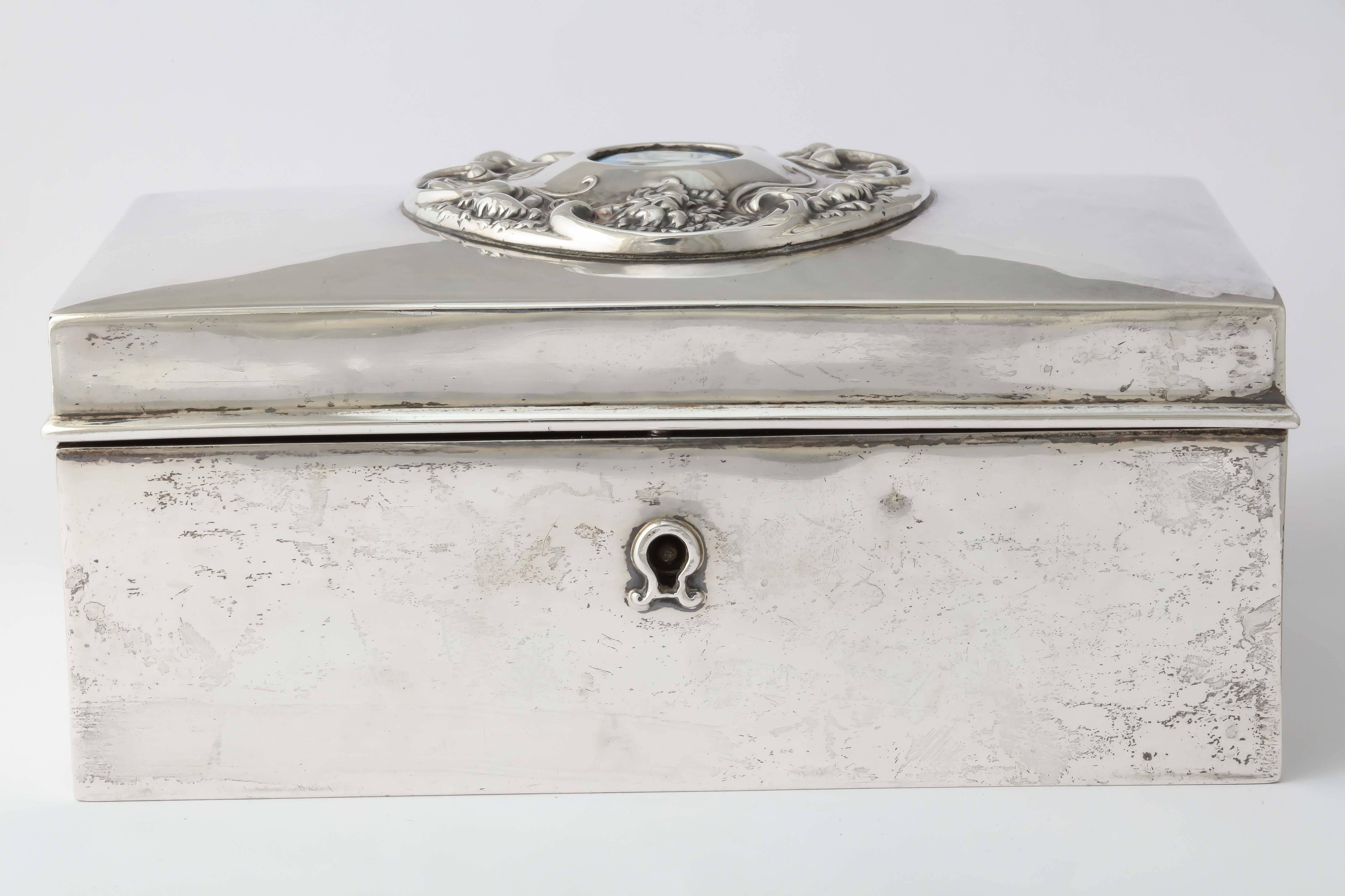 Amerikanische Liebesbriefbox aus Silber des 19. Jahrhunderts von Meriden-Brittania im Zustand „Gut“ im Angebot in St. Catharines, ON