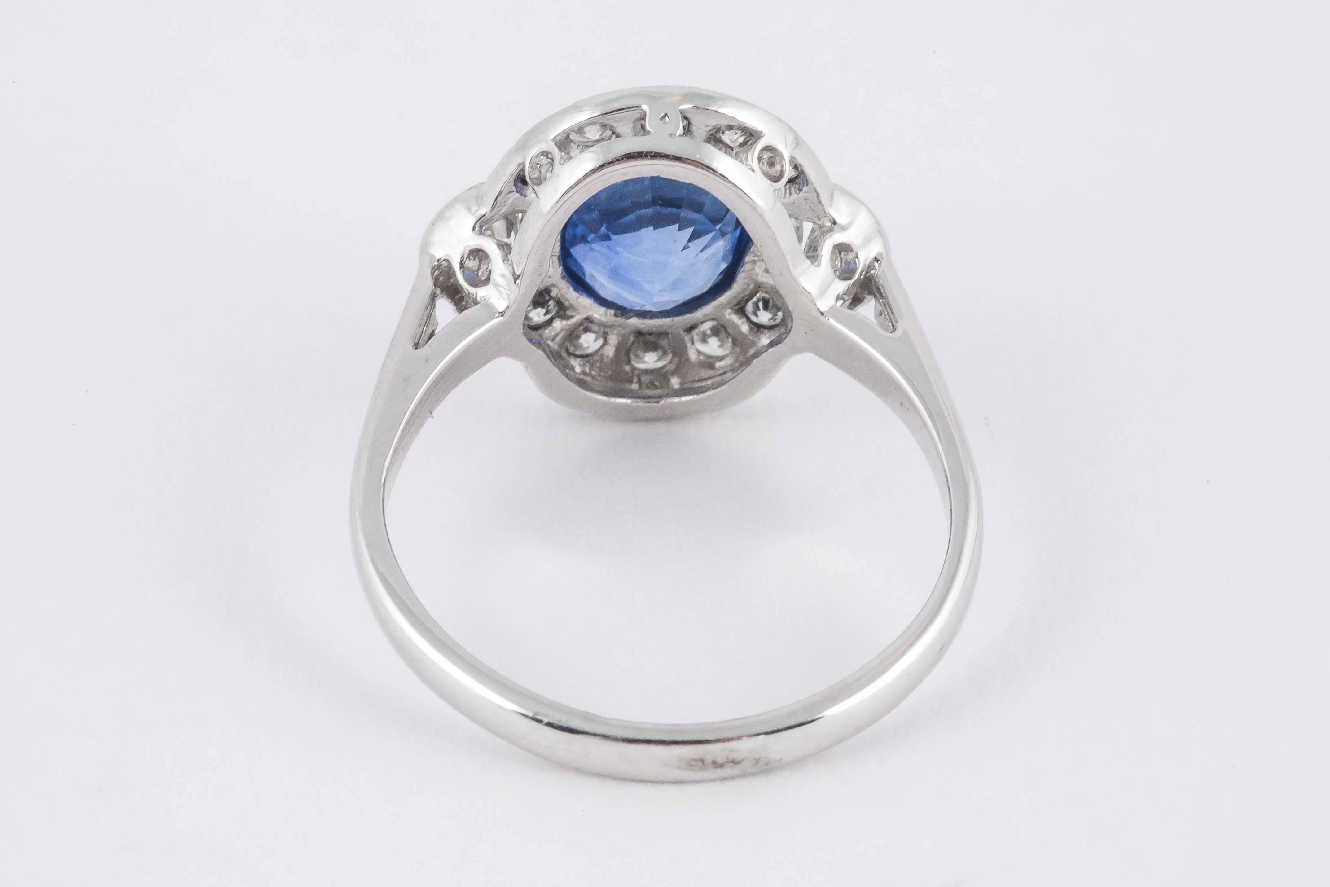 Ring, Pale Ceylon Sapphire Diamond Gold Cluster , mounted in 18ct gold, c, 1990  In Excellent Condition For Sale In London, GB