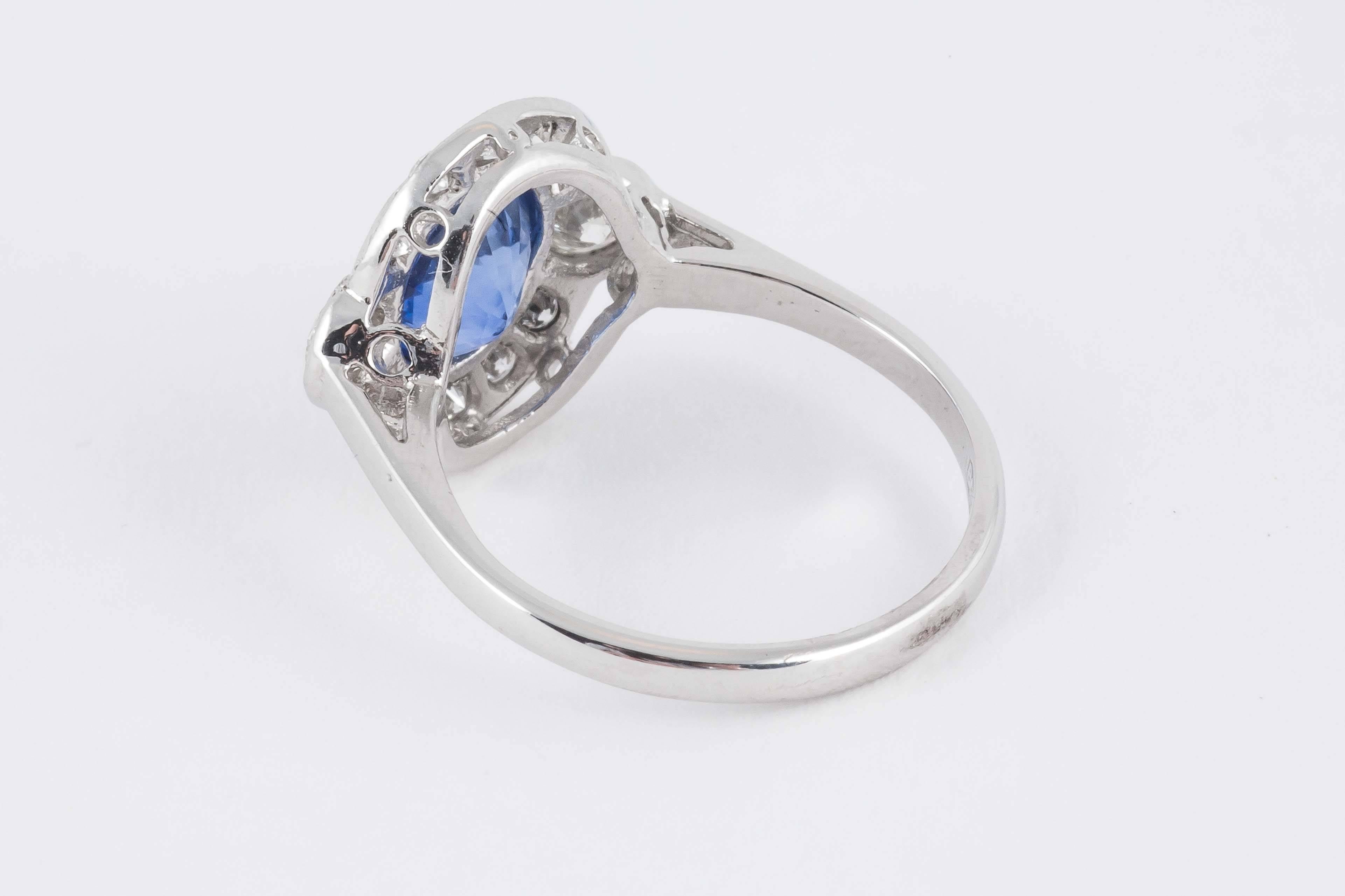 Women's Ring, Pale Ceylon Sapphire Diamond Gold Cluster , mounted in 18ct gold, c, 1990  For Sale