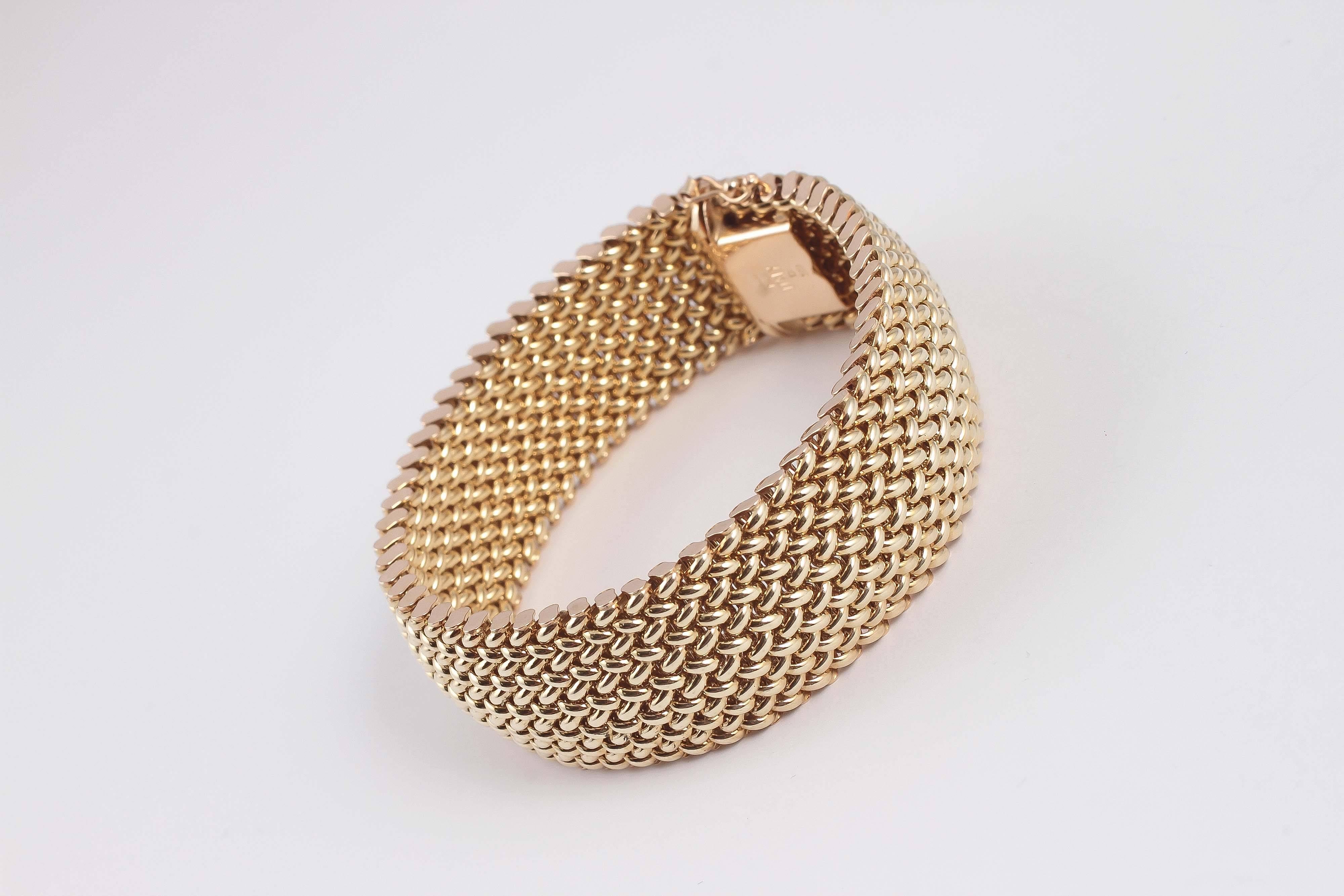 Perfect for an evening out on the town, or shopping in jeans!  7 1/2 inches.