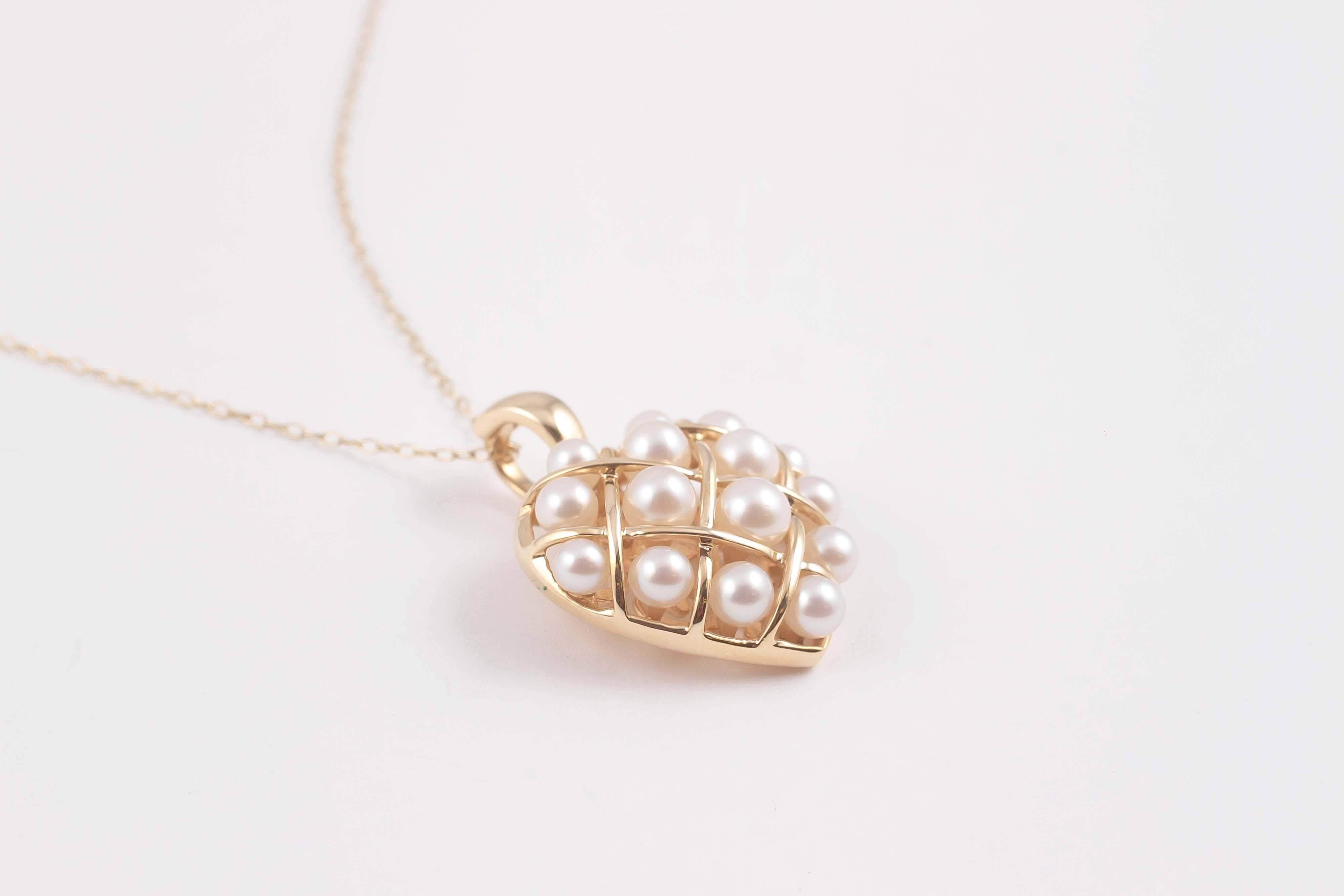 Women's Pearl Gold Heart Shaped Pendant and Chain