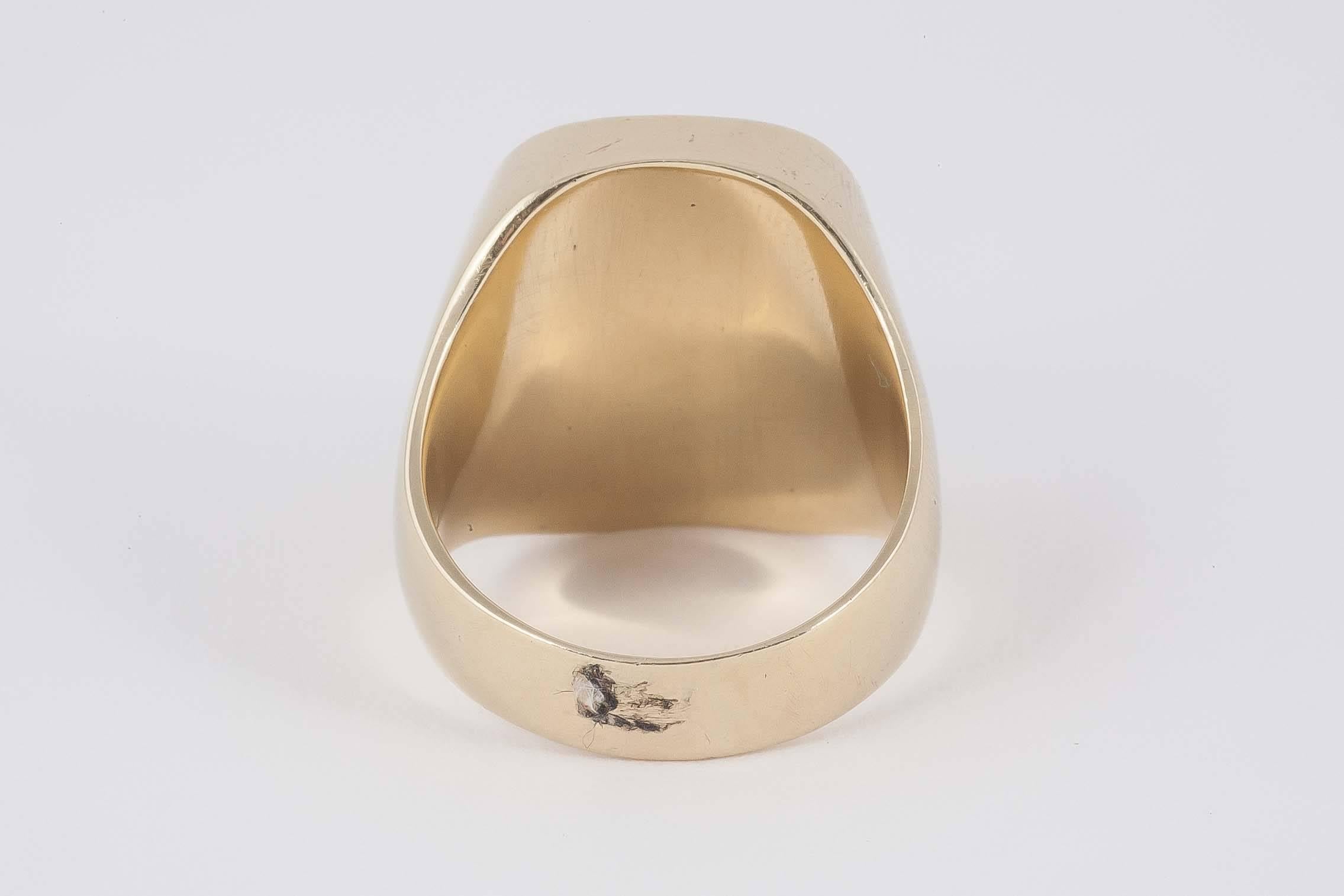 Sardonyx Intaglio Gold Signet Ring In Excellent Condition In London, GB