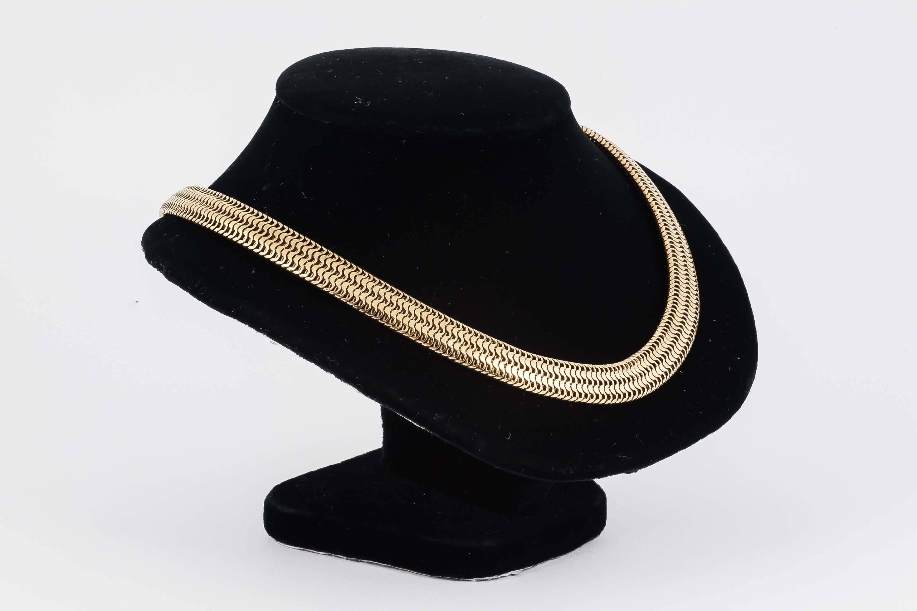 Gold Brazilian Flat Link Collar Necklace In Excellent Condition For Sale In London, GB