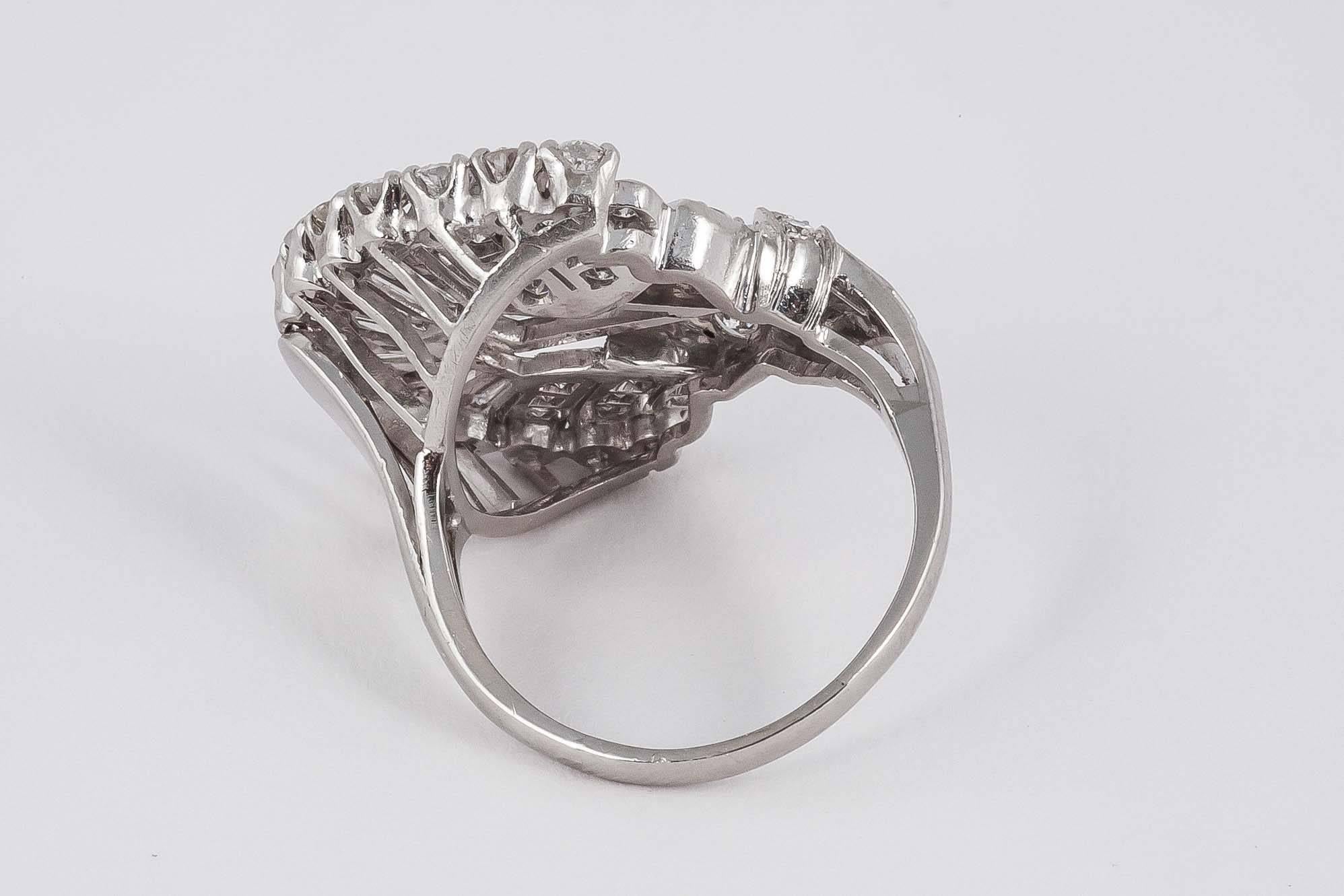 Diamond Platinum Fan Shaped Ring In Excellent Condition For Sale In London, GB