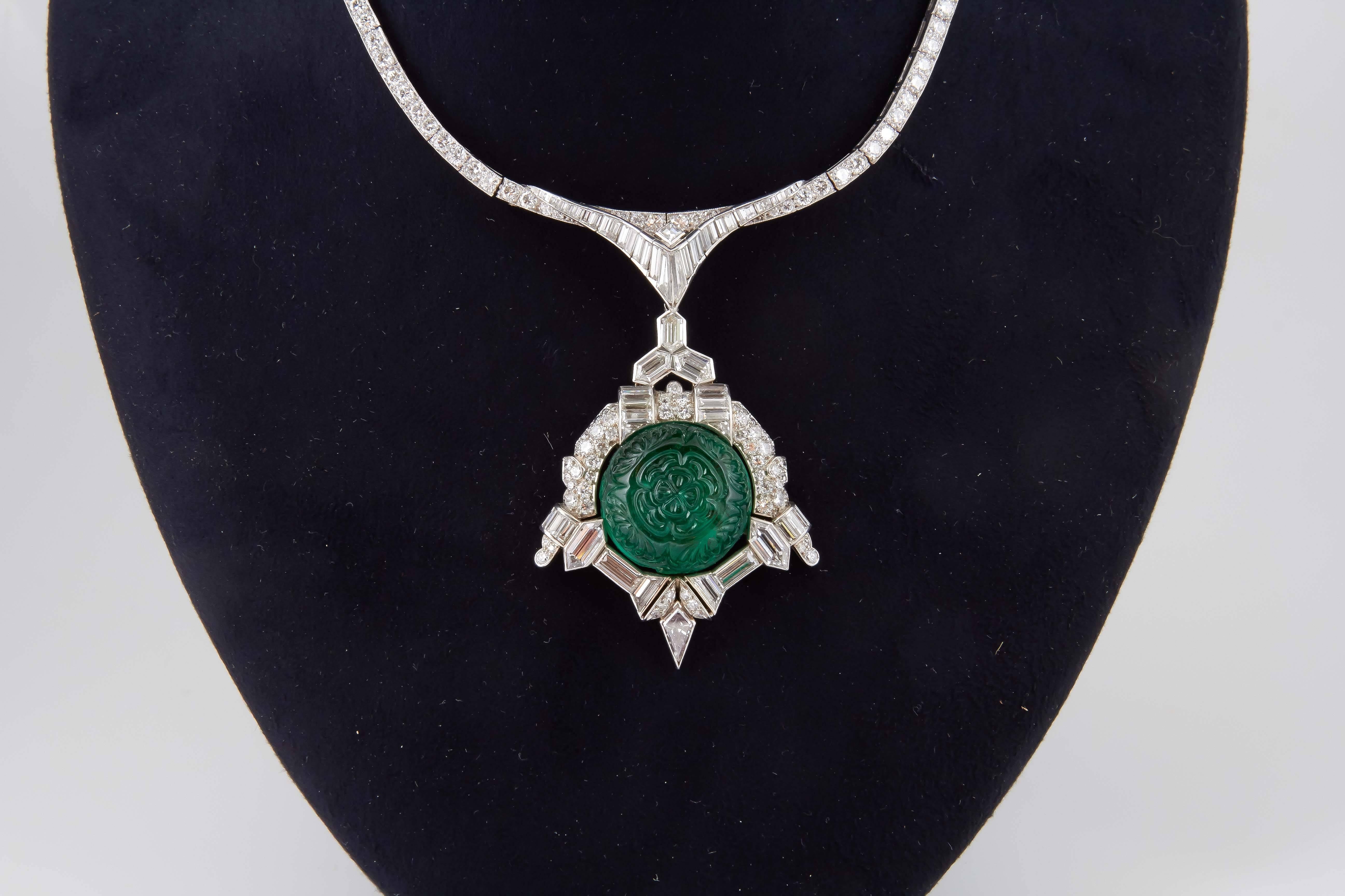 Art Deco 35,00 Karat Smaragd-Diamant-Platin-Halskette (Rundschliff) im Angebot