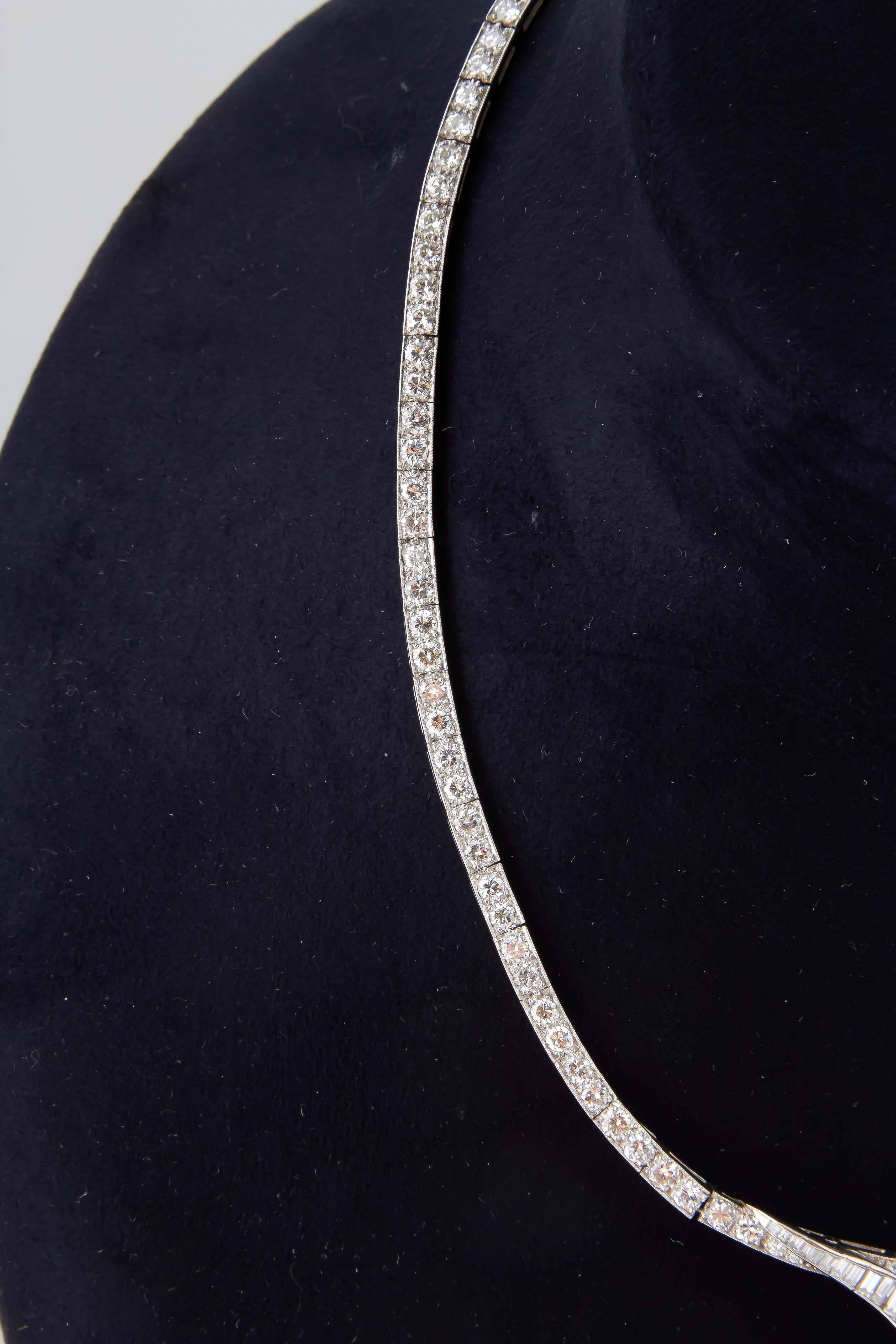 Art Deco 35,00 Karat Smaragd-Diamant-Platin-Halskette im Zustand „Neu“ im Angebot in New York, NY