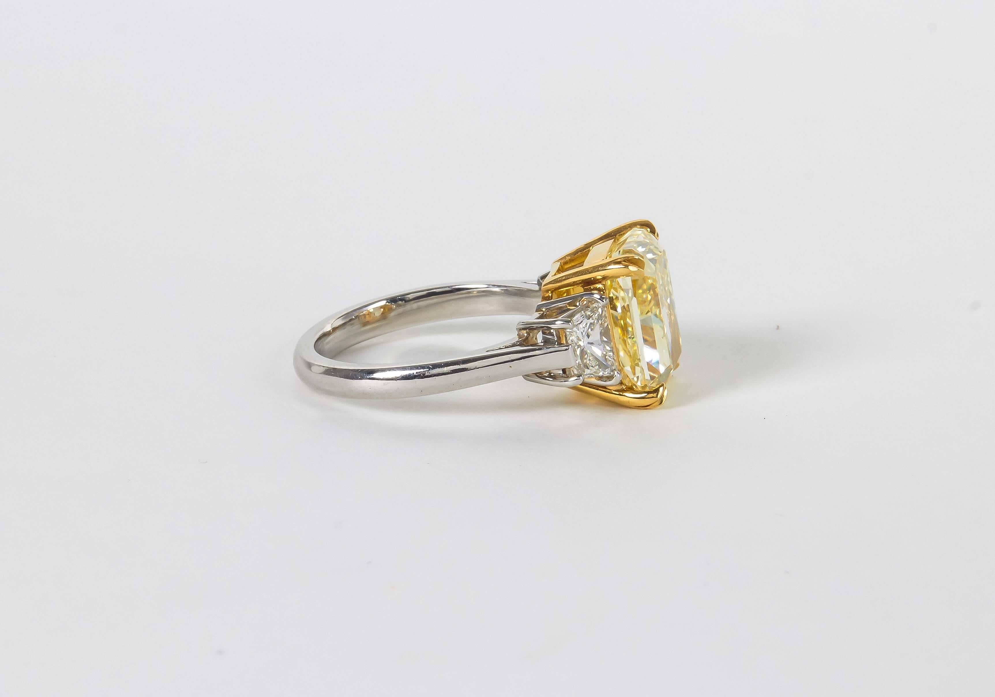 5.62 Carat GIA Cert Fancy Yellow Diamond Gold Platinum Ring In New Condition In New York, NY