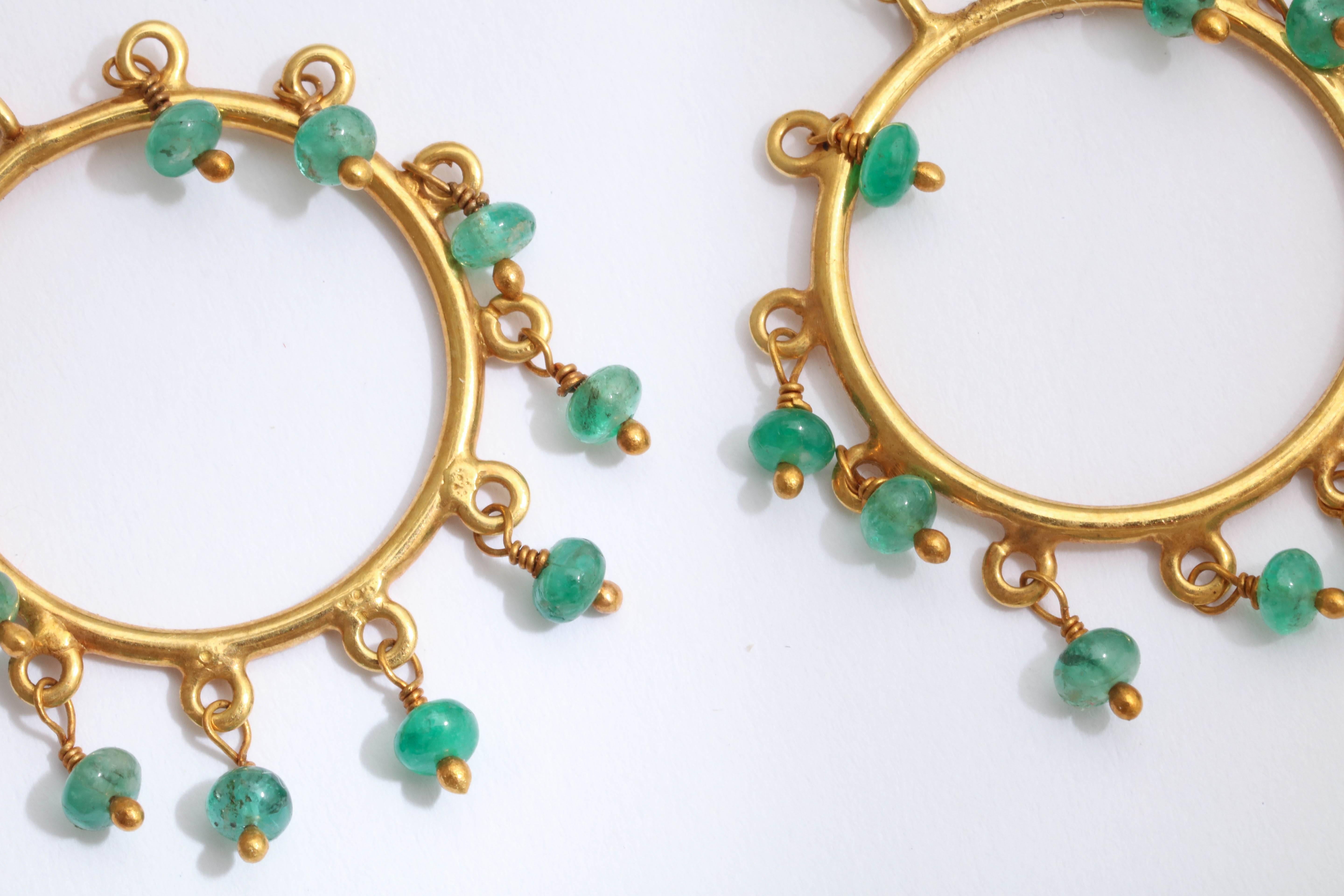 Elegant Emerald Gold Dangling Hoop Earrings In New Condition For Sale In TRYON, NC