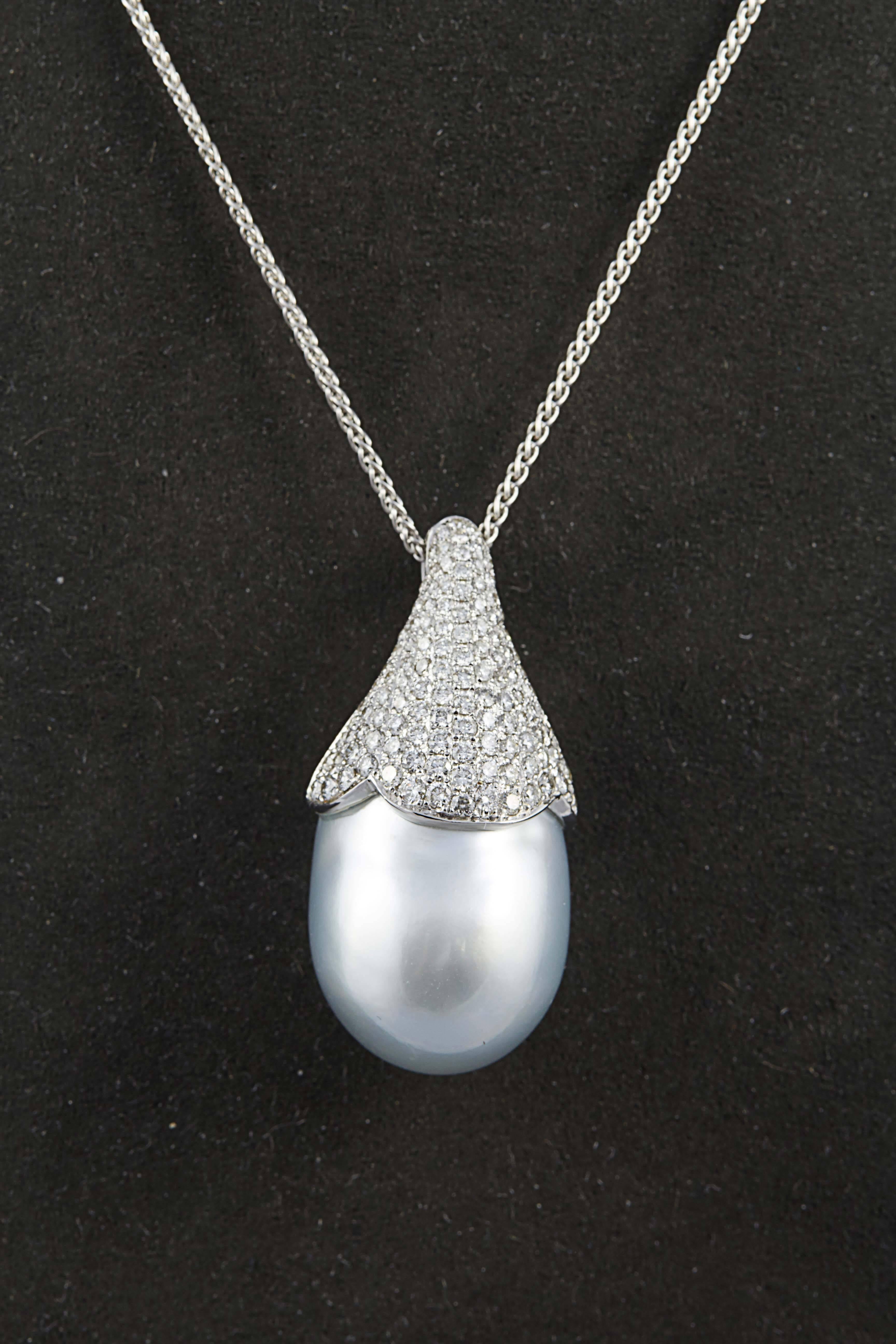 Pendentif baroque blanc des mers du Sud en argent avec perles et diamants Neuf - En vente à New York, NY