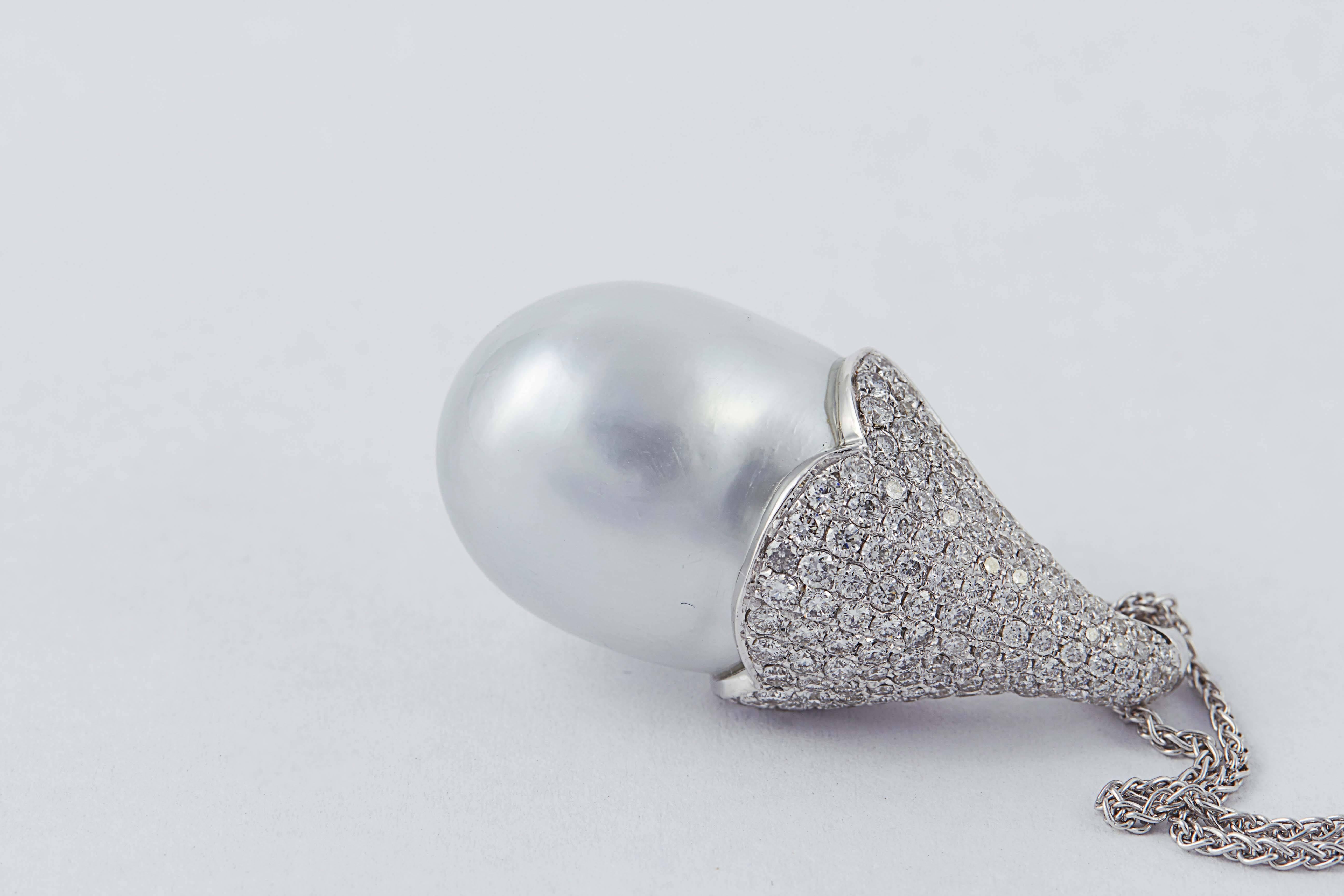 South Sea White Baroque Silver Overtone Pearl & Diamond Pendant In New Condition For Sale In New York, NY