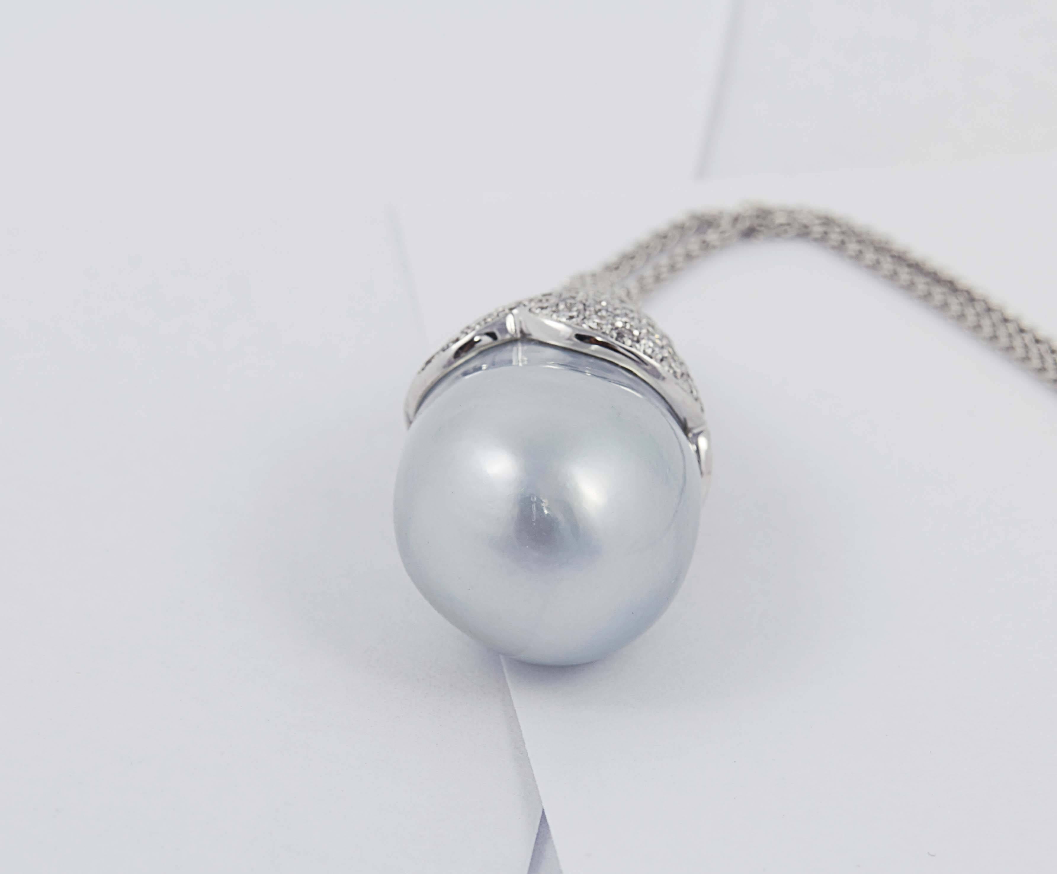 South Sea White Baroque Silver Overtone Pearl & Diamond Pendant For Sale 1