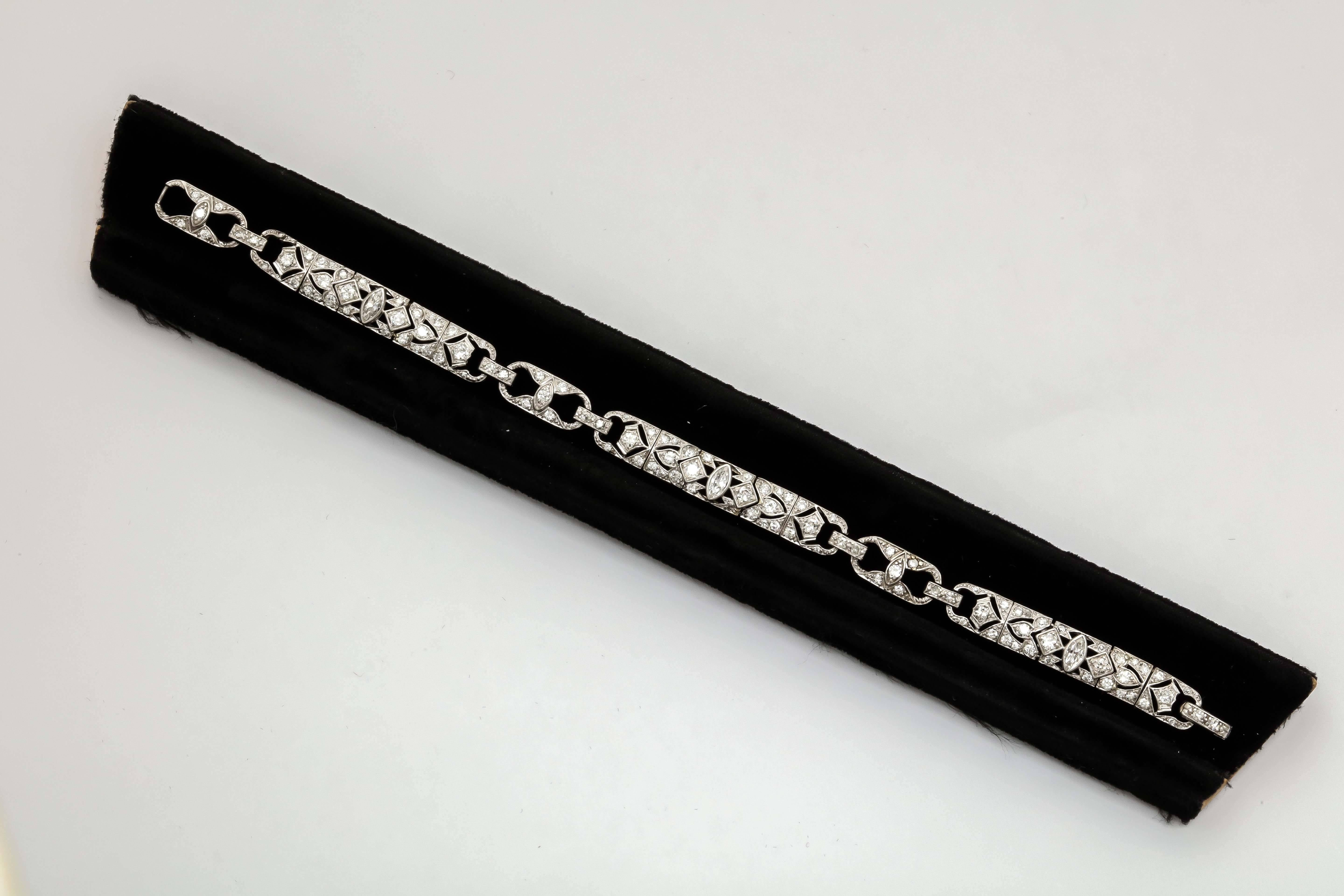 Art Deco Elegant Diamonds Platinum Flexible Open Design Link Bracelet 4
