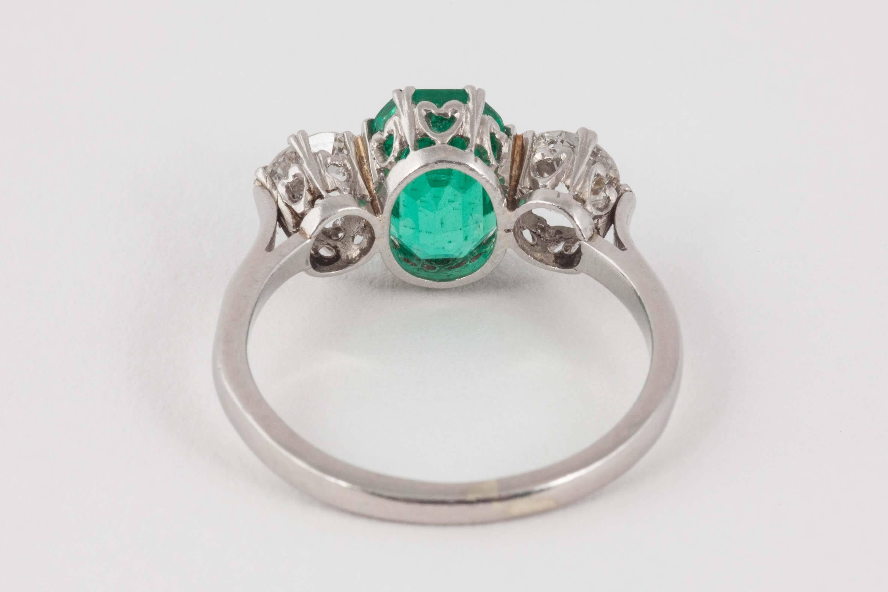 Rare Russian Origin Emerald Diamond Platinum Ring In Excellent Condition For Sale In London, GB