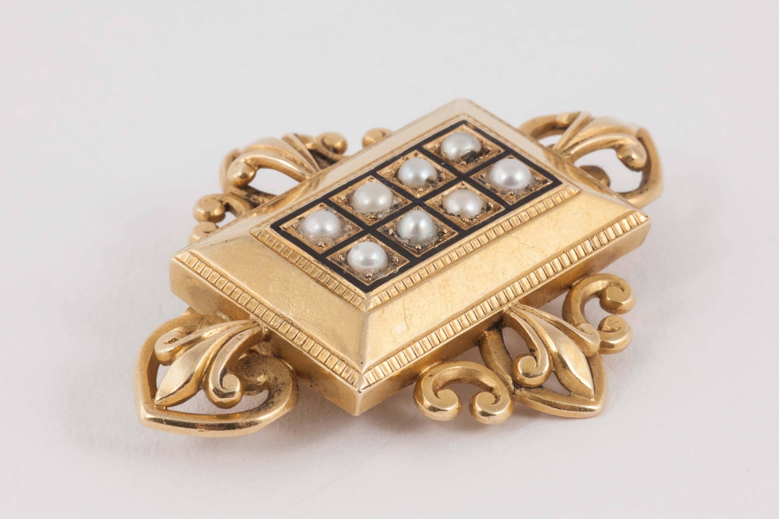 Women's Victorian Pearl Gold Brooch For Sale