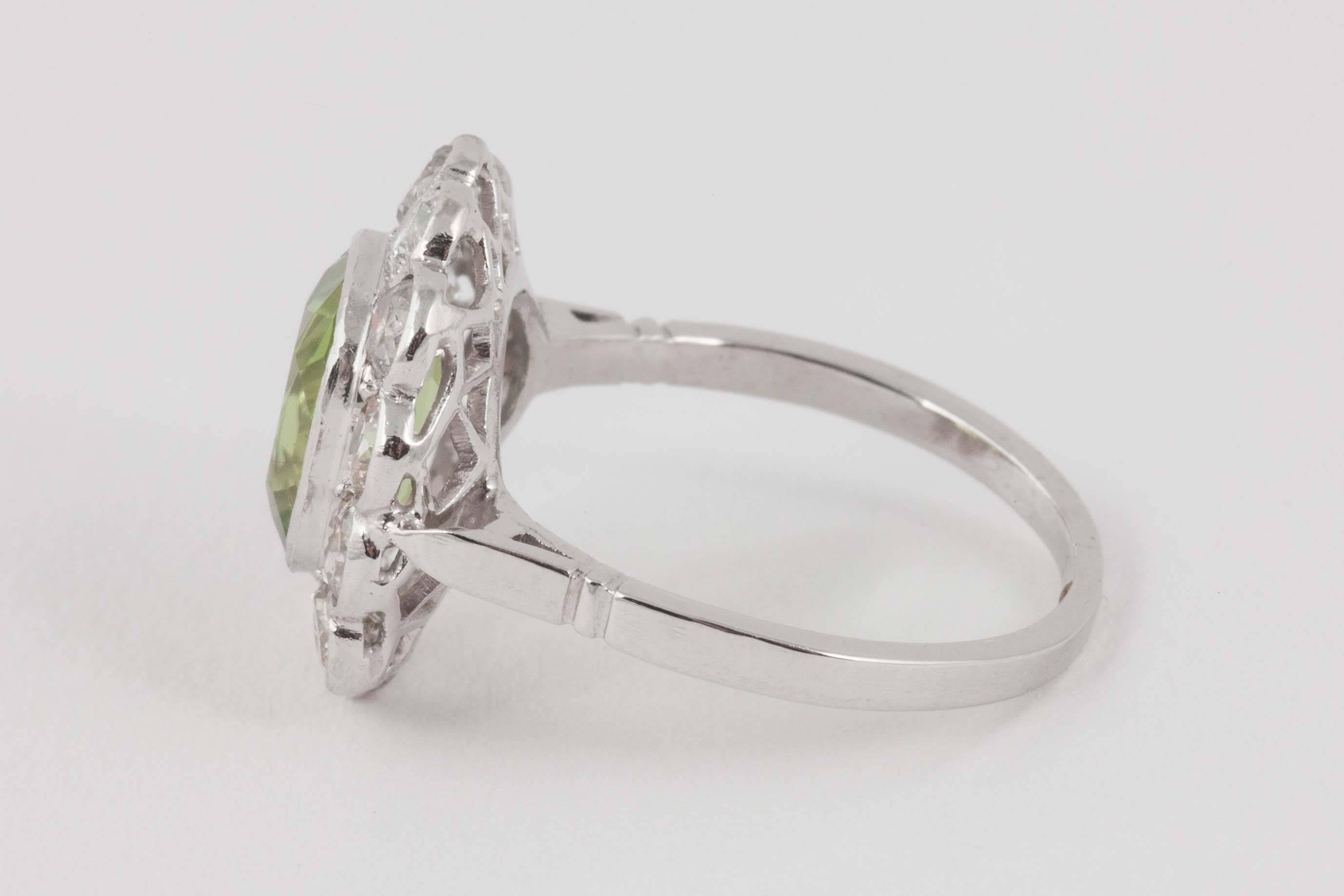 Edwardian Peridot Diamond Gold Platinum Ring In Excellent Condition In London, GB