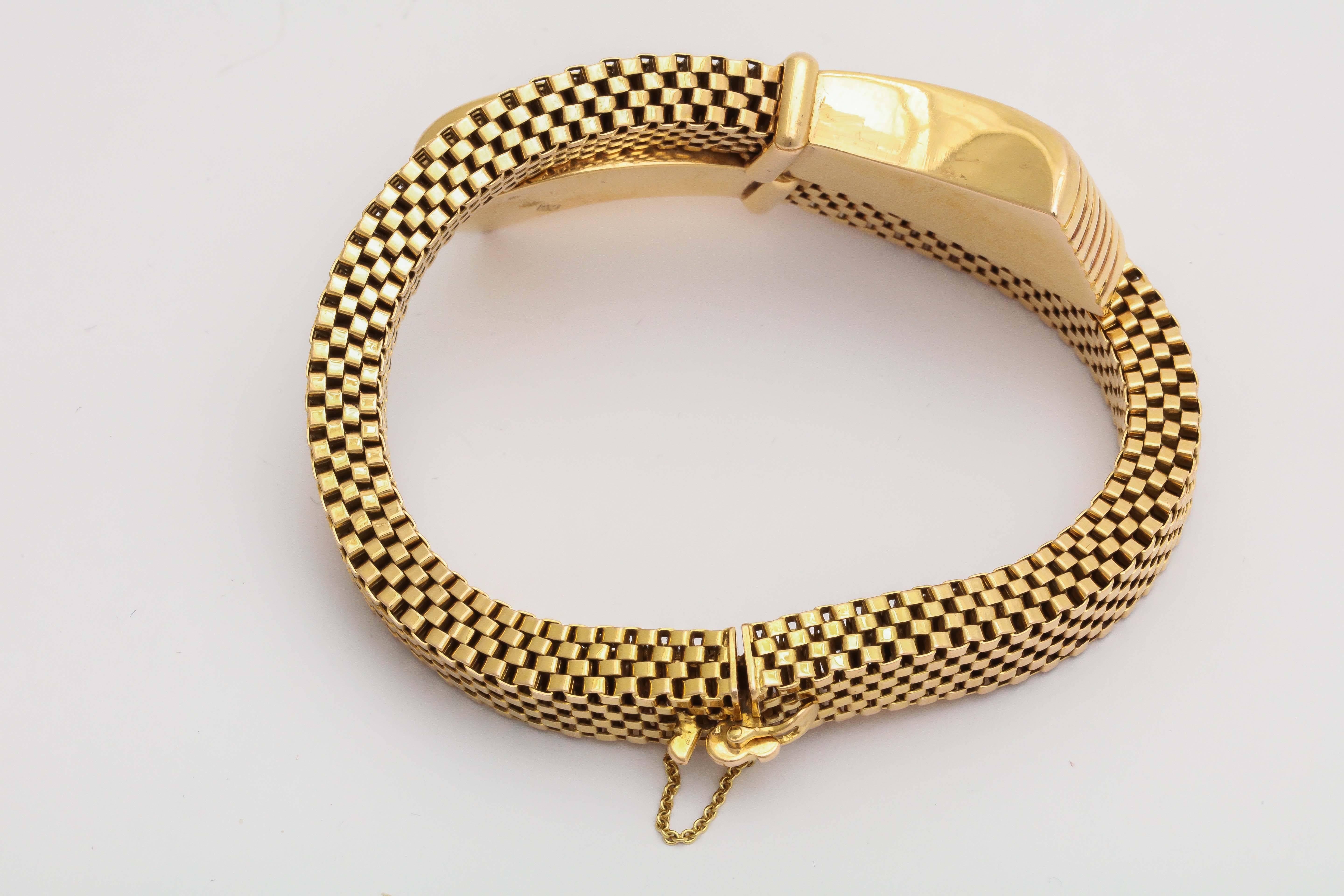 Retro Gold Stylized Bracelet 1