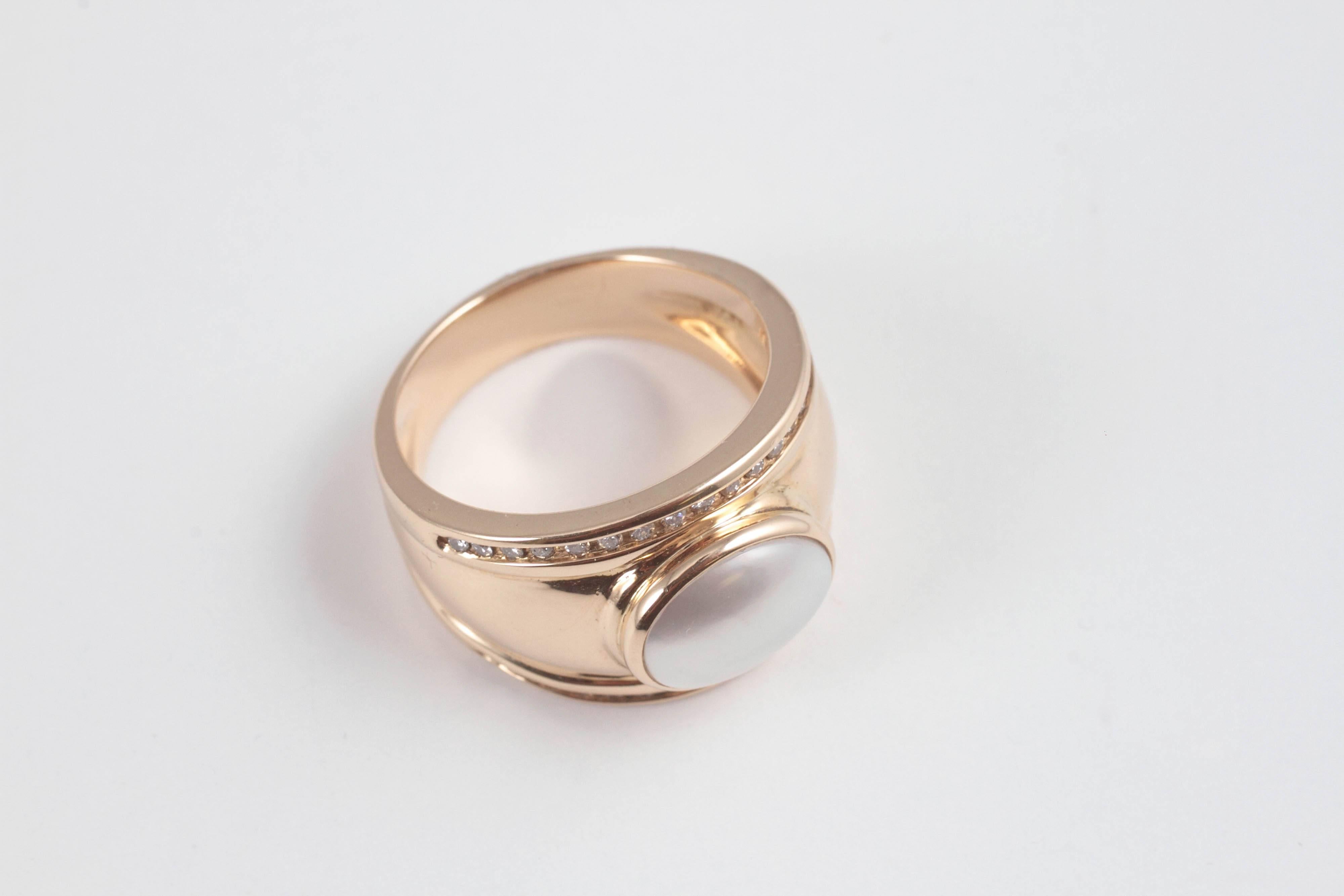 Mother-of-Pearl Diamond Gold Ring 2