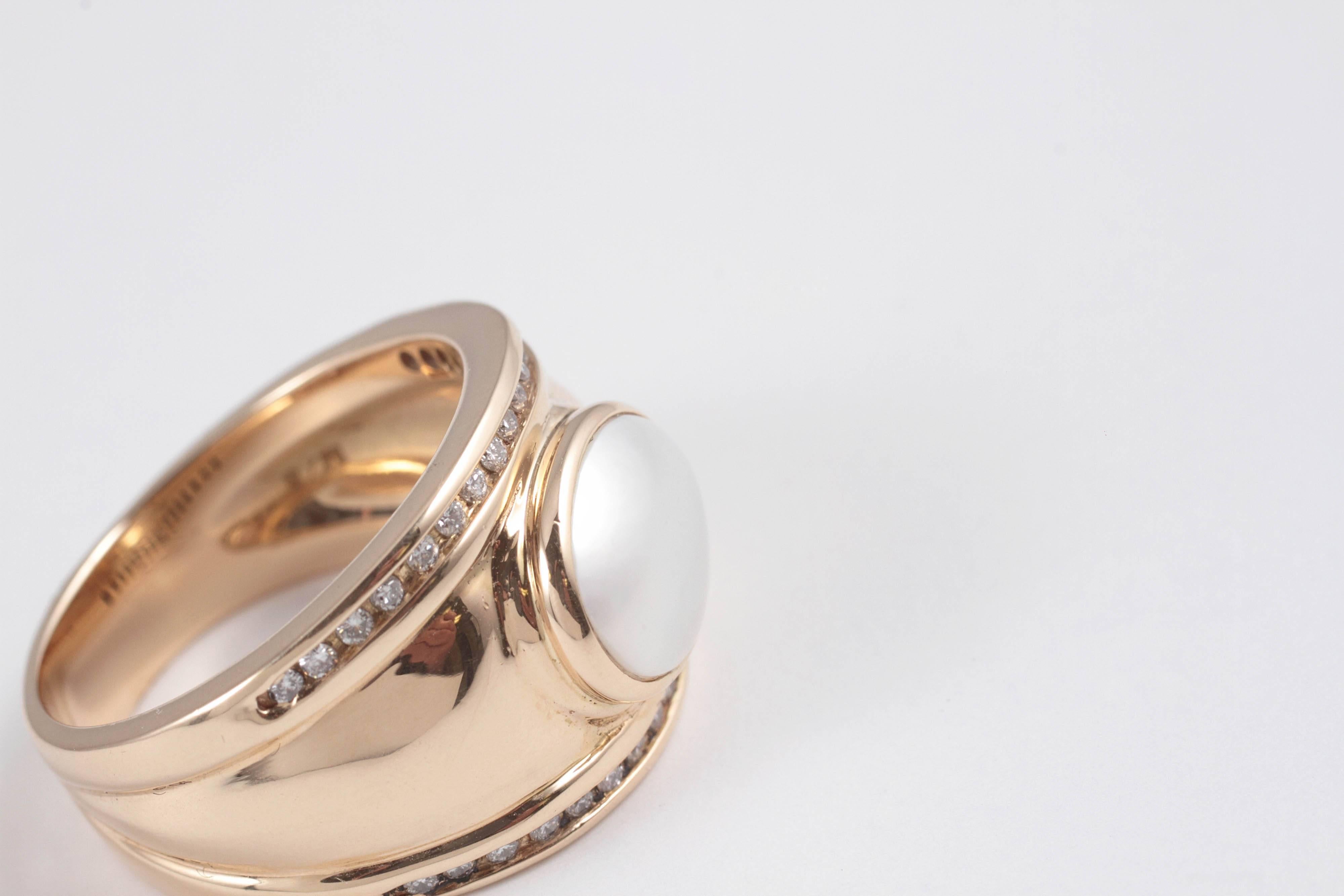 Mother-of-Pearl Diamond Gold Ring 3