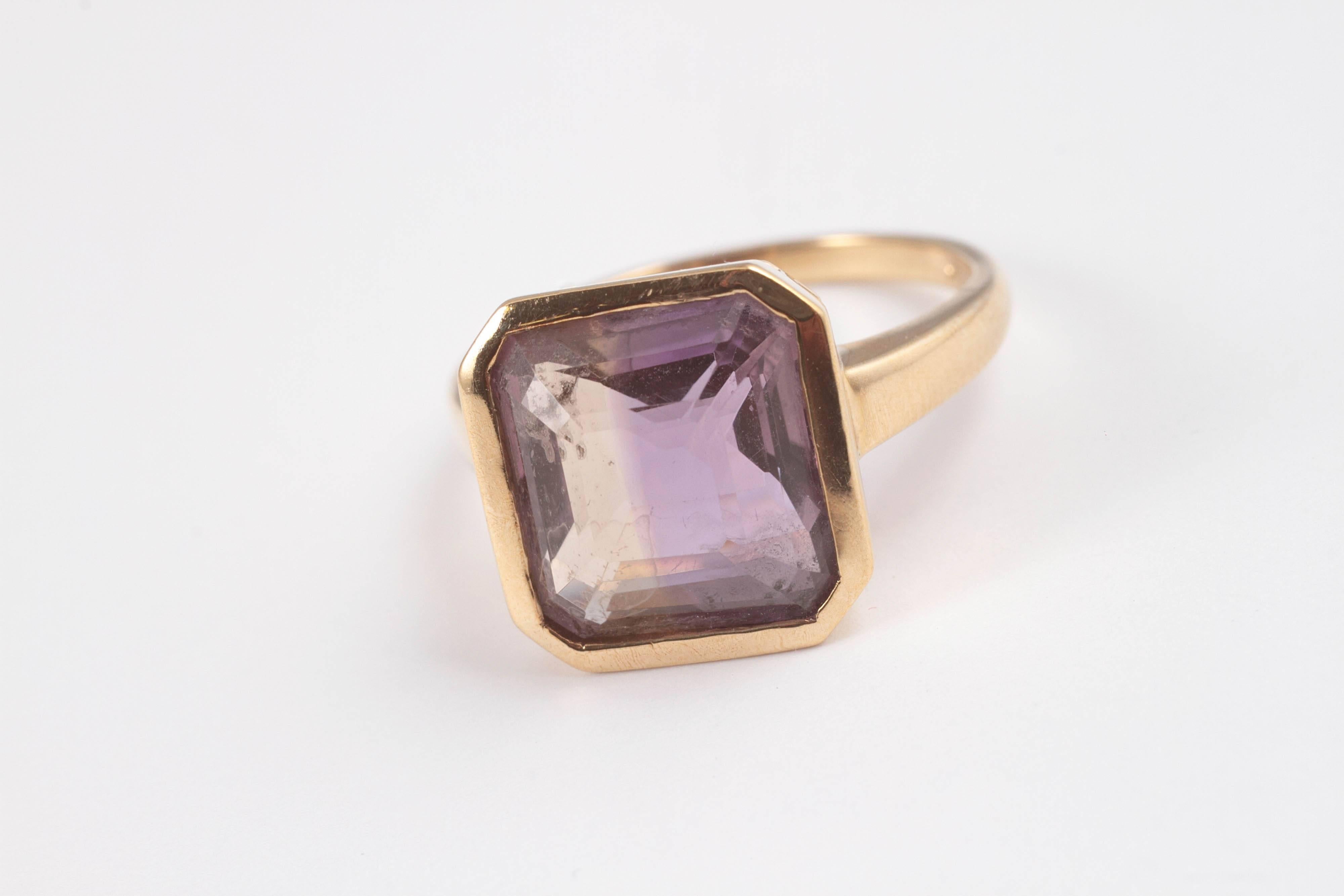 6.65 Carat Ametrine Yellow Gold Ring In Excellent Condition In Dallas, TX