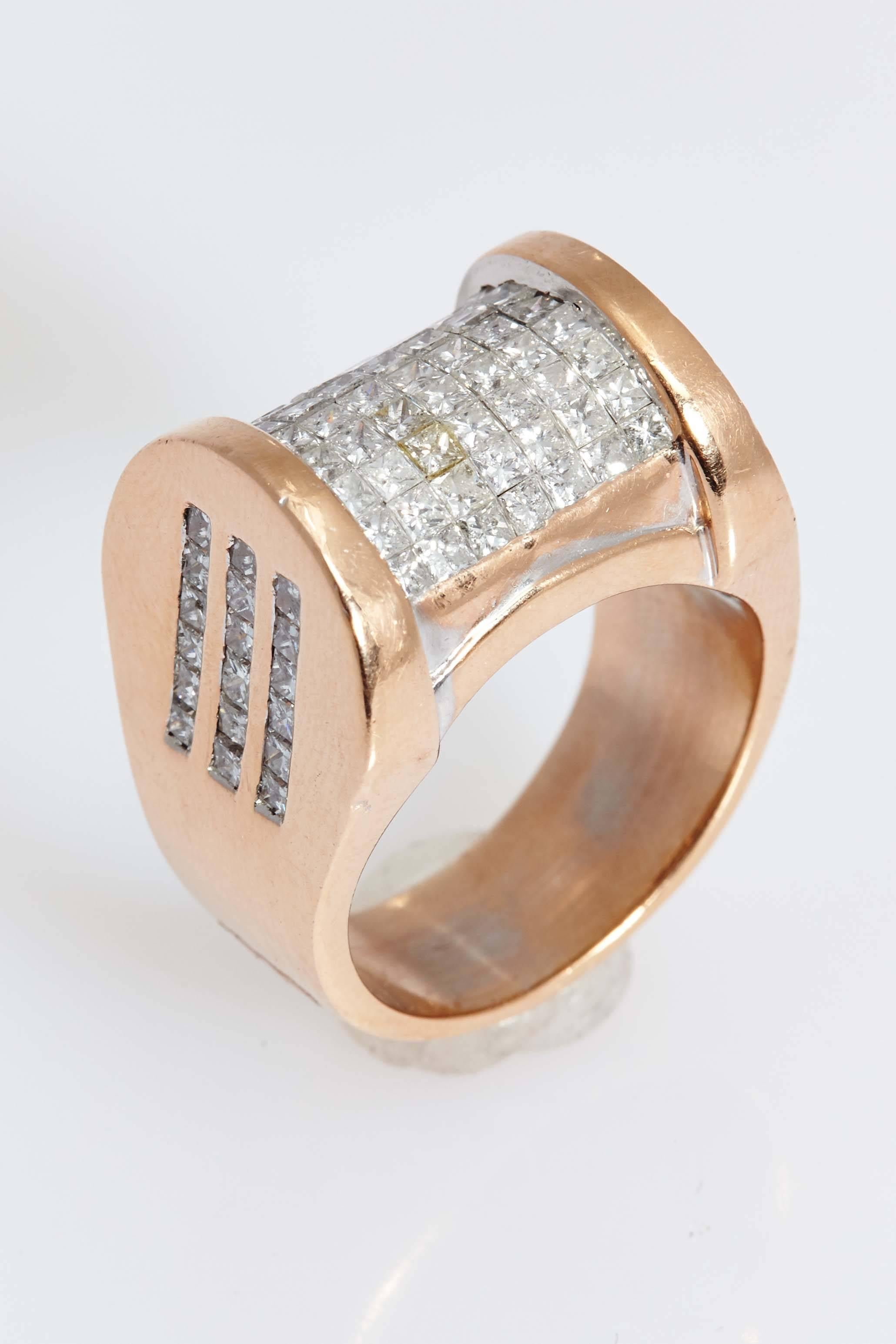 1950s Invisible Set Diamond Gold Ring In Excellent Condition For Sale In New York, NY