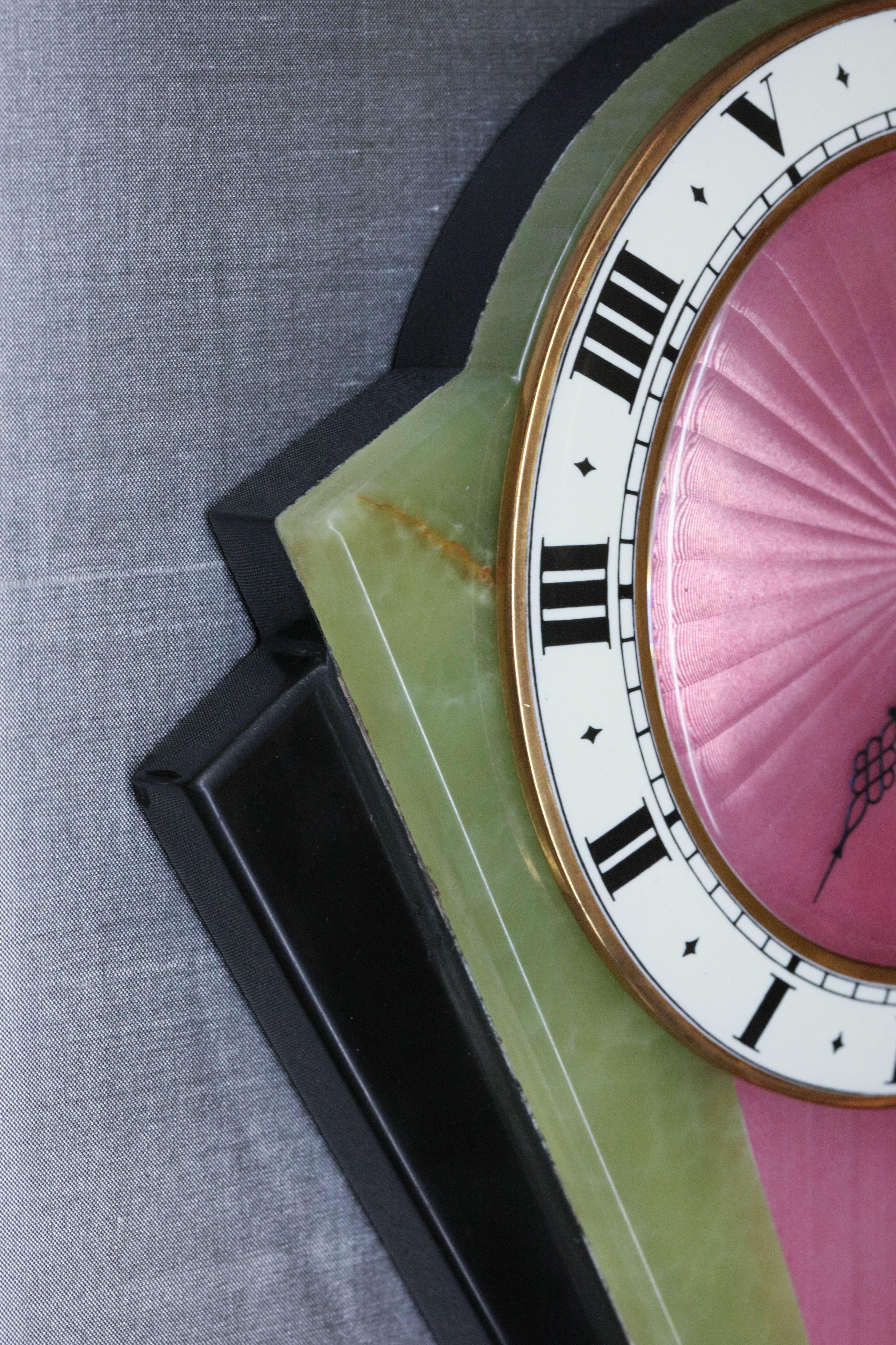 Art Deco Enamel Serpentine Onyx 8 Day Manual WindClock In Excellent Condition In New York, NY