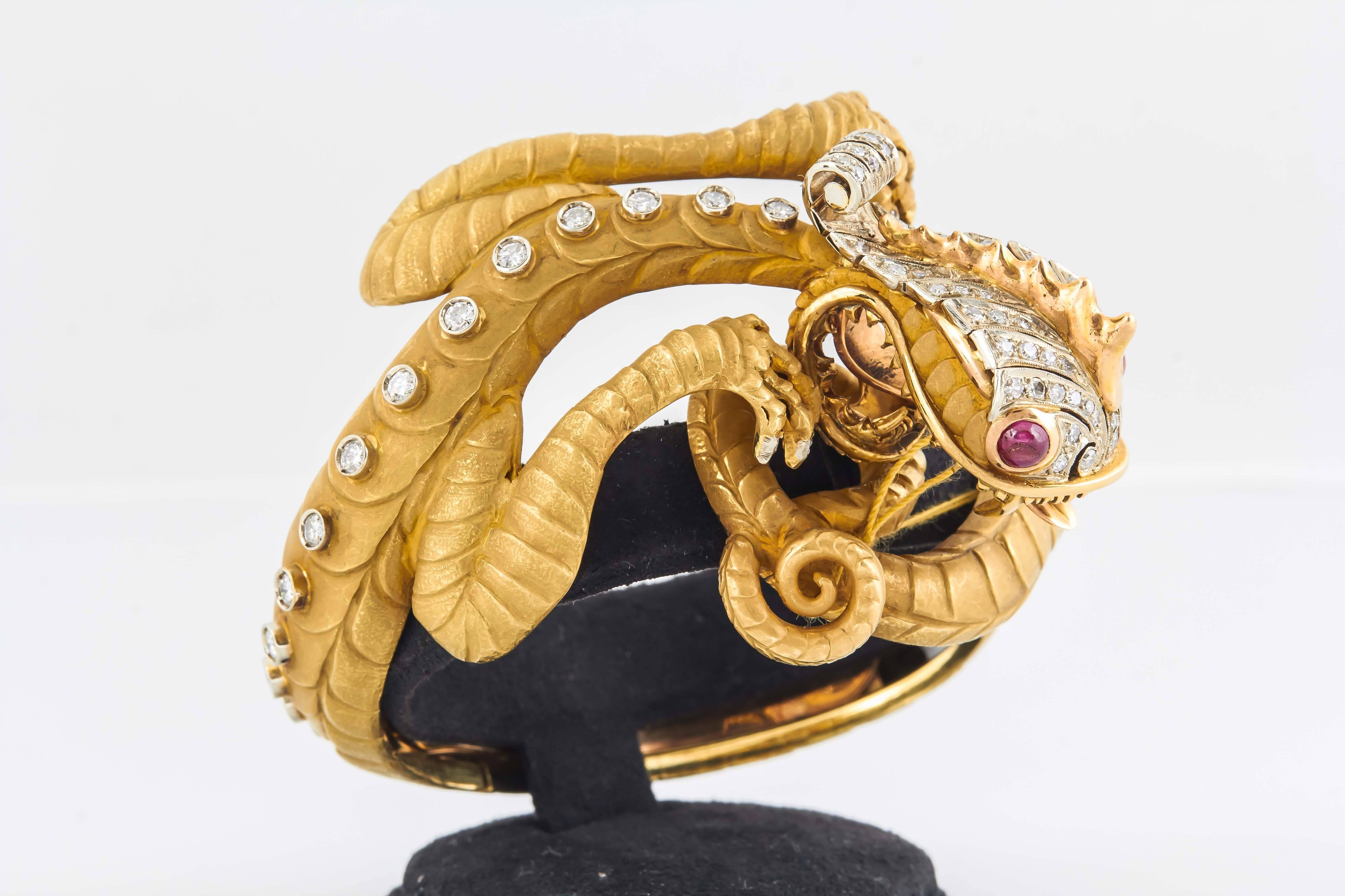 Unique Gold, Ruby and Diamond Dragon Bracelet In New Condition In New York, NY