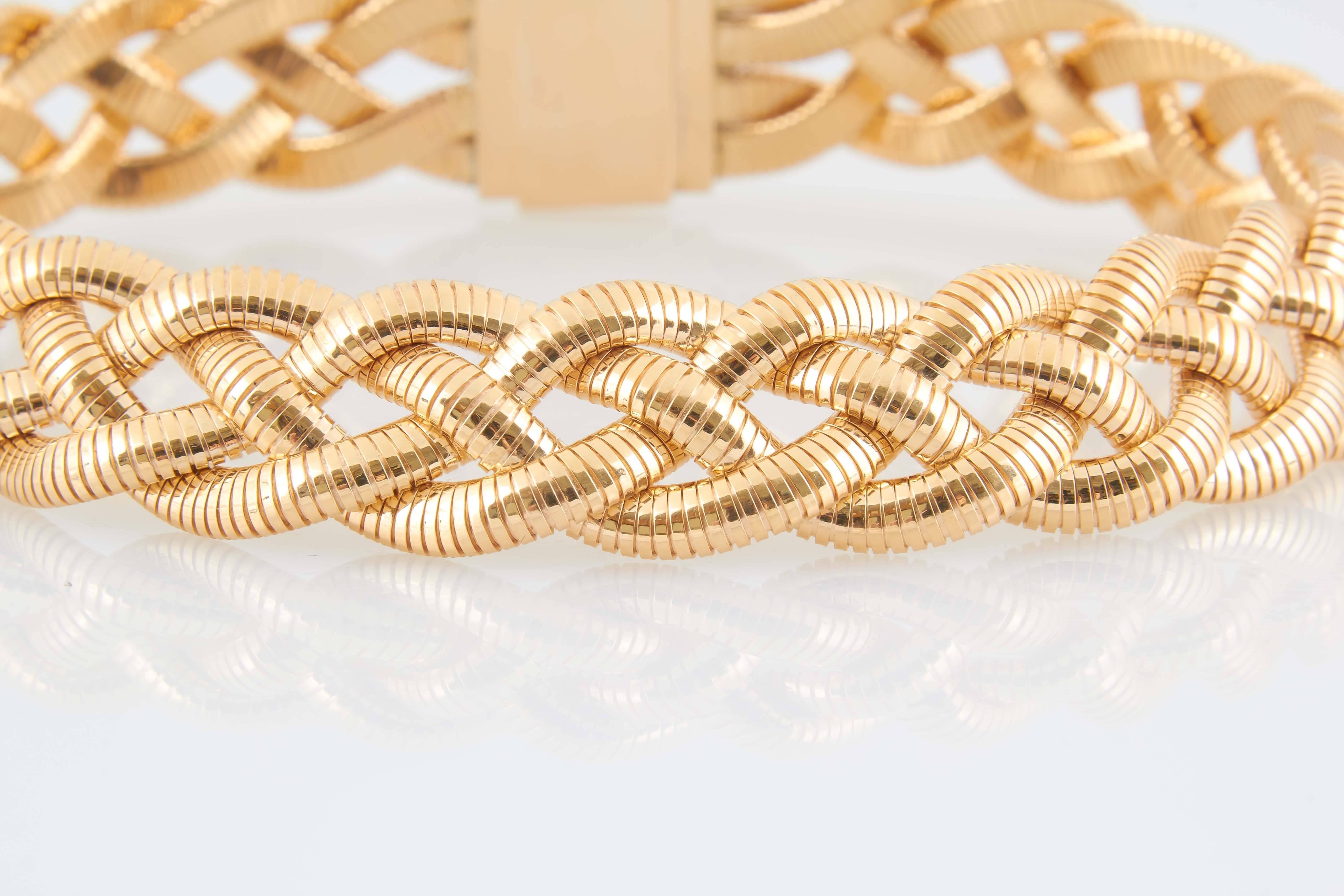 Tiffany & Co. Gold Necklace In New Condition In New York, NY