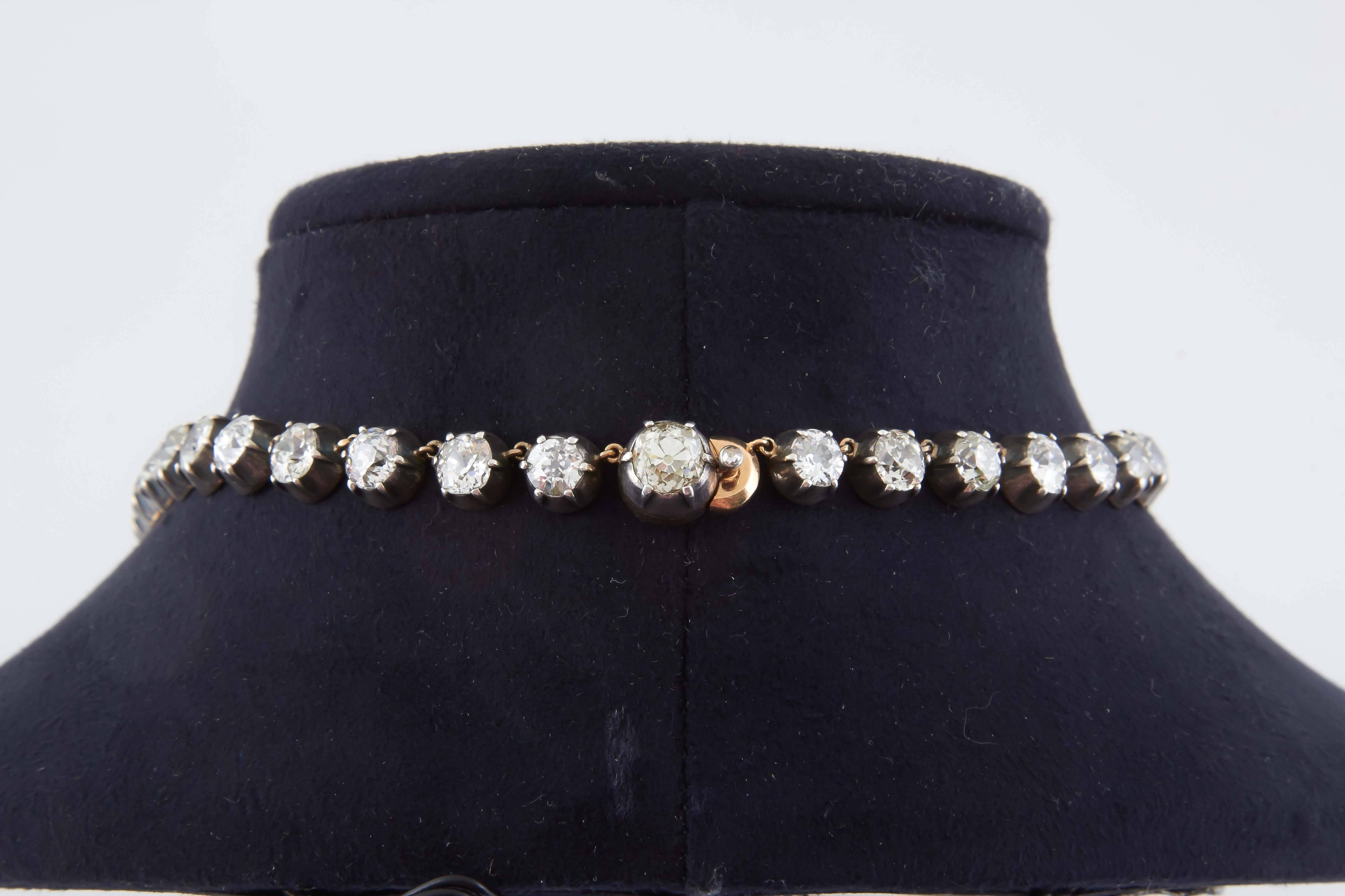 Abgestufte Diamant-Halskette im Zustand „Hervorragend“ in New York, NY