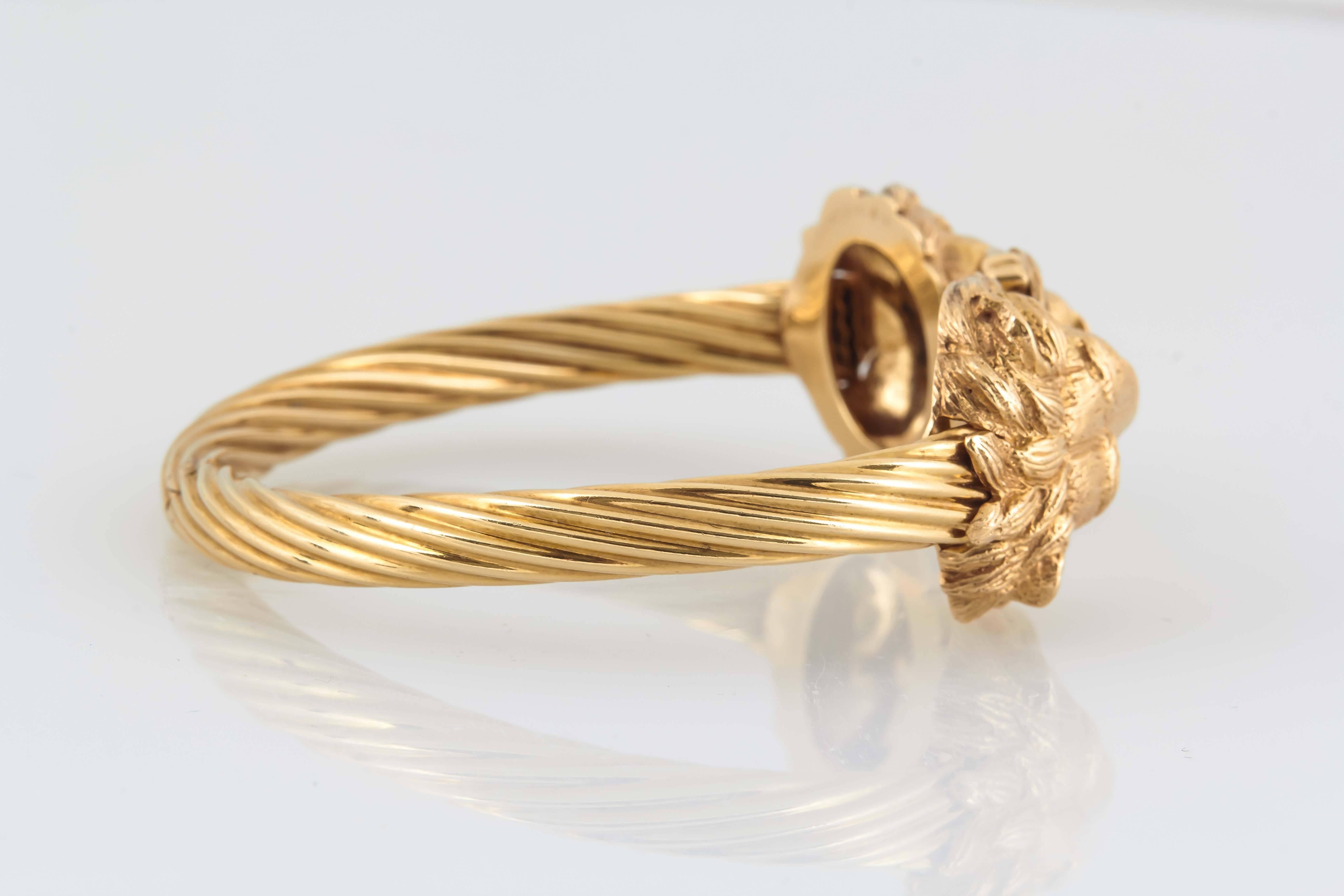Van Cleef & Arpels Biting Lions Bangle  In Good Condition In New York, NY