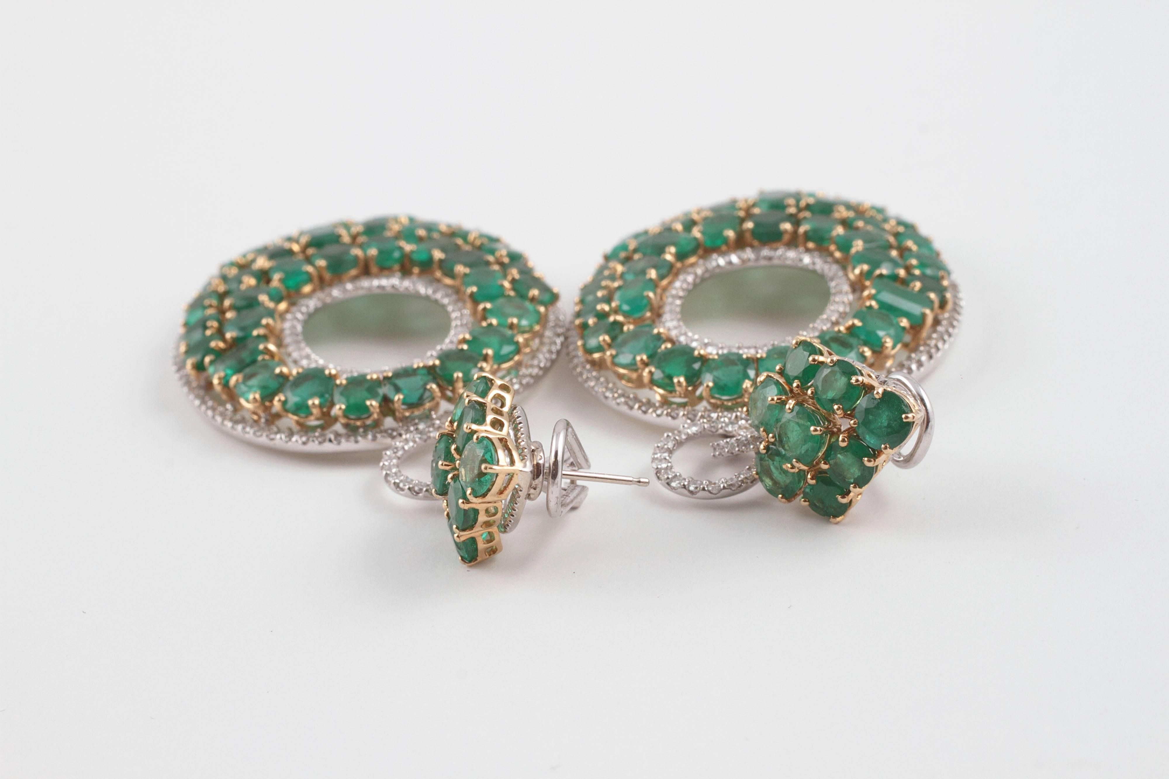32.00 carat emerald and accent diamond earrings In Excellent Condition In Dallas, TX