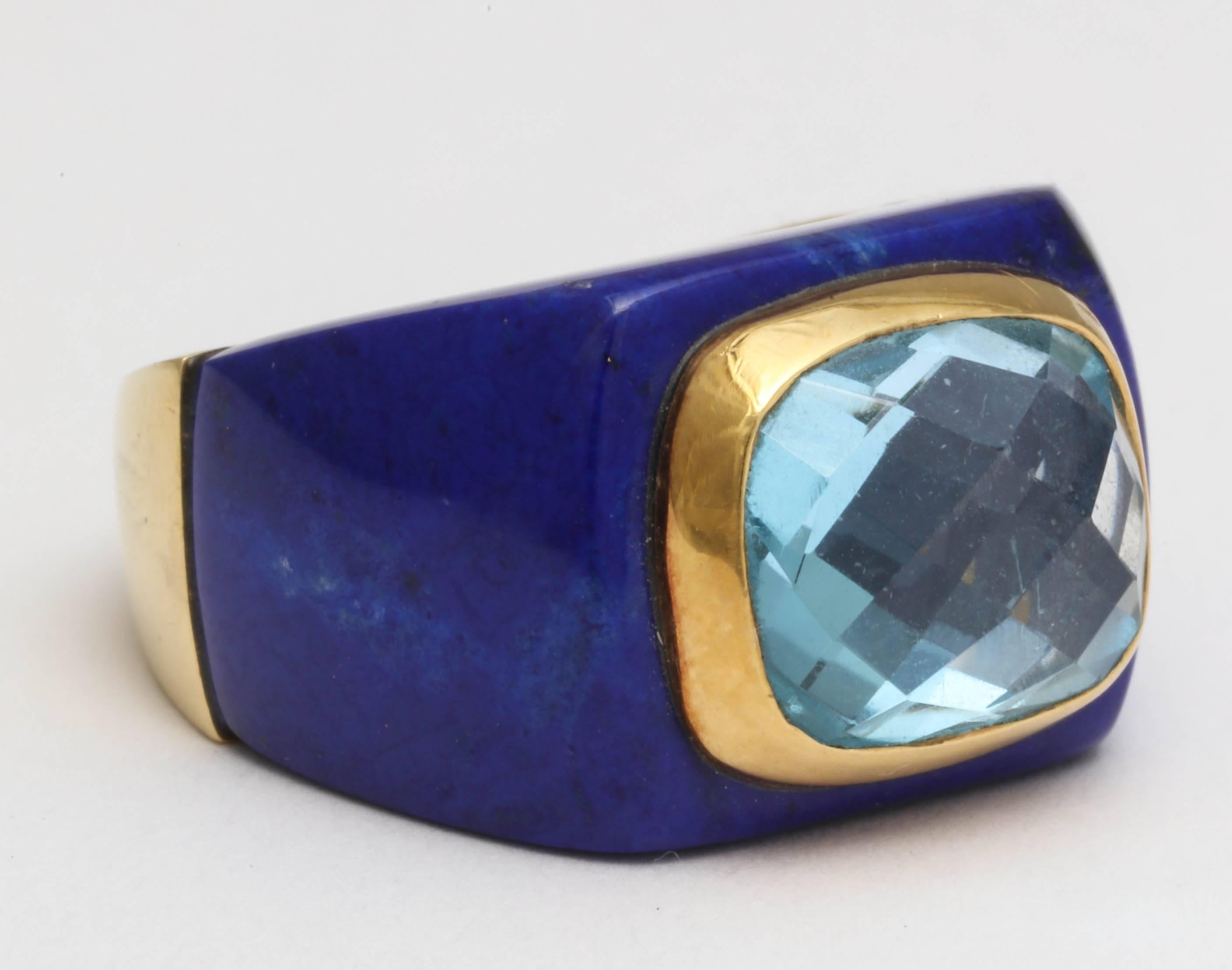 Contemporary Stunning Lapis and Blue Topaz Gold Ring For Sale