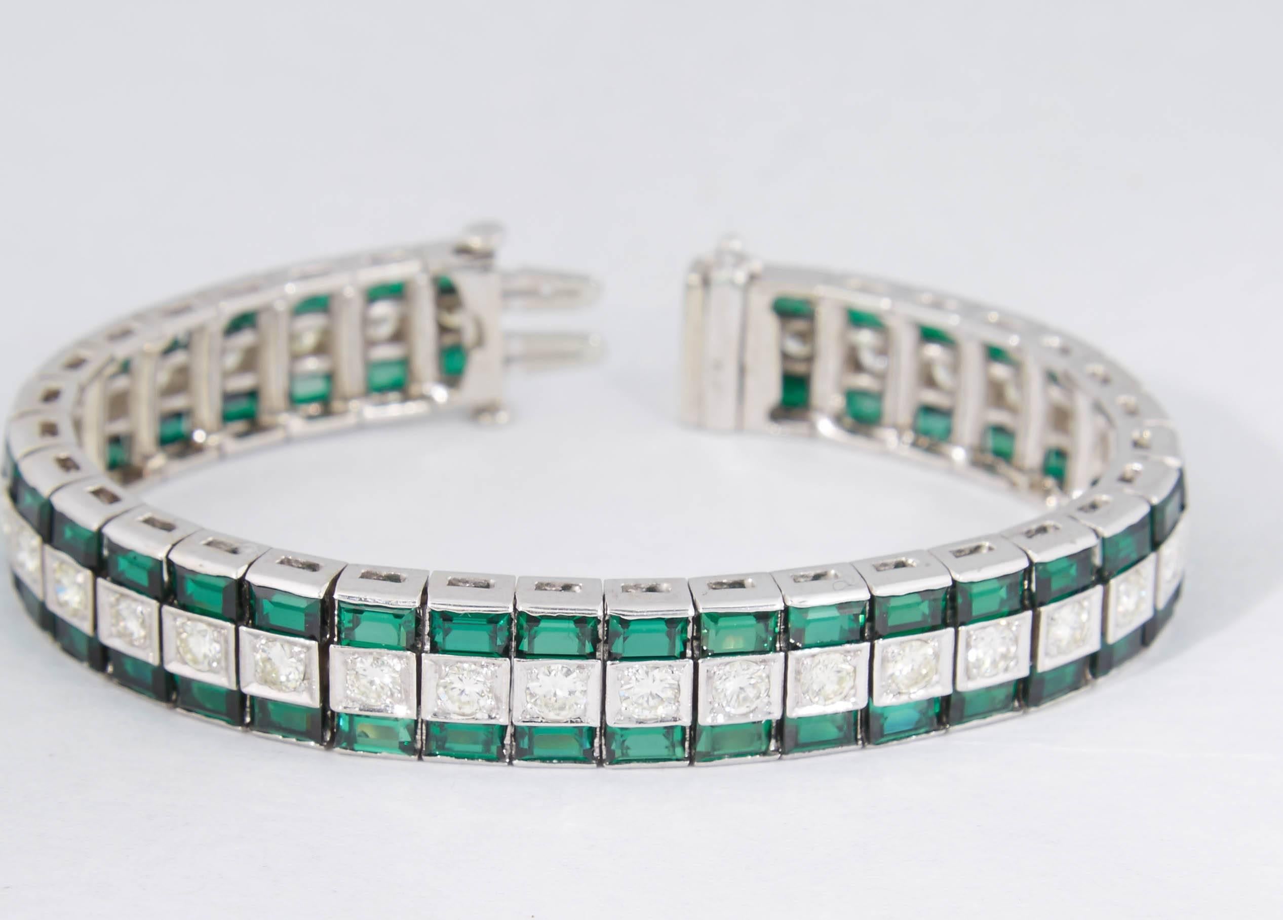 1940s Triple Straightline Green Tourmaline Diamond Platinum Link Bracelet In Excellent Condition In New York, NY