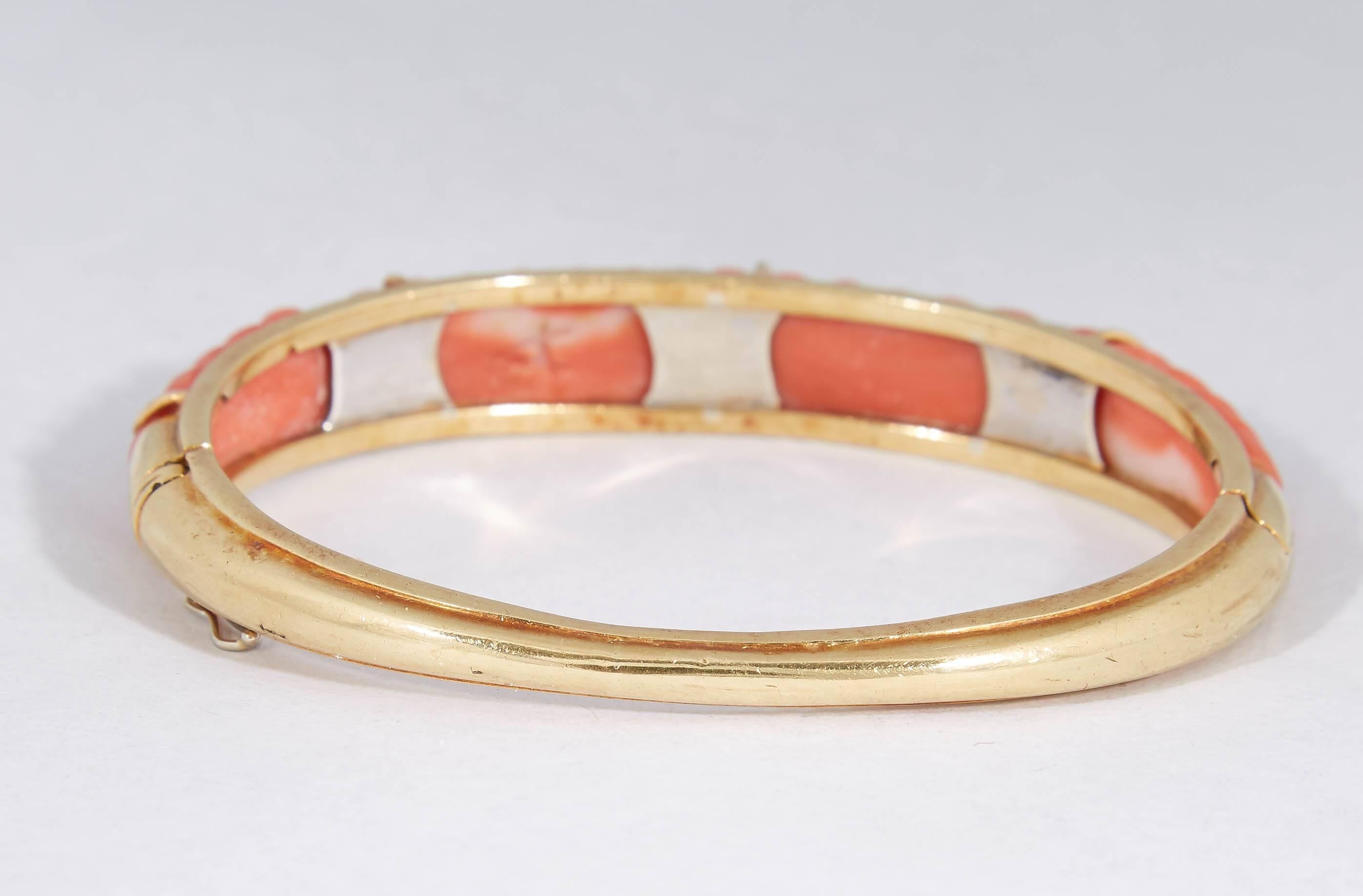 1960's Chic Fluted Coral Ridged Gold Bangle Bracelet With Diamonds 1