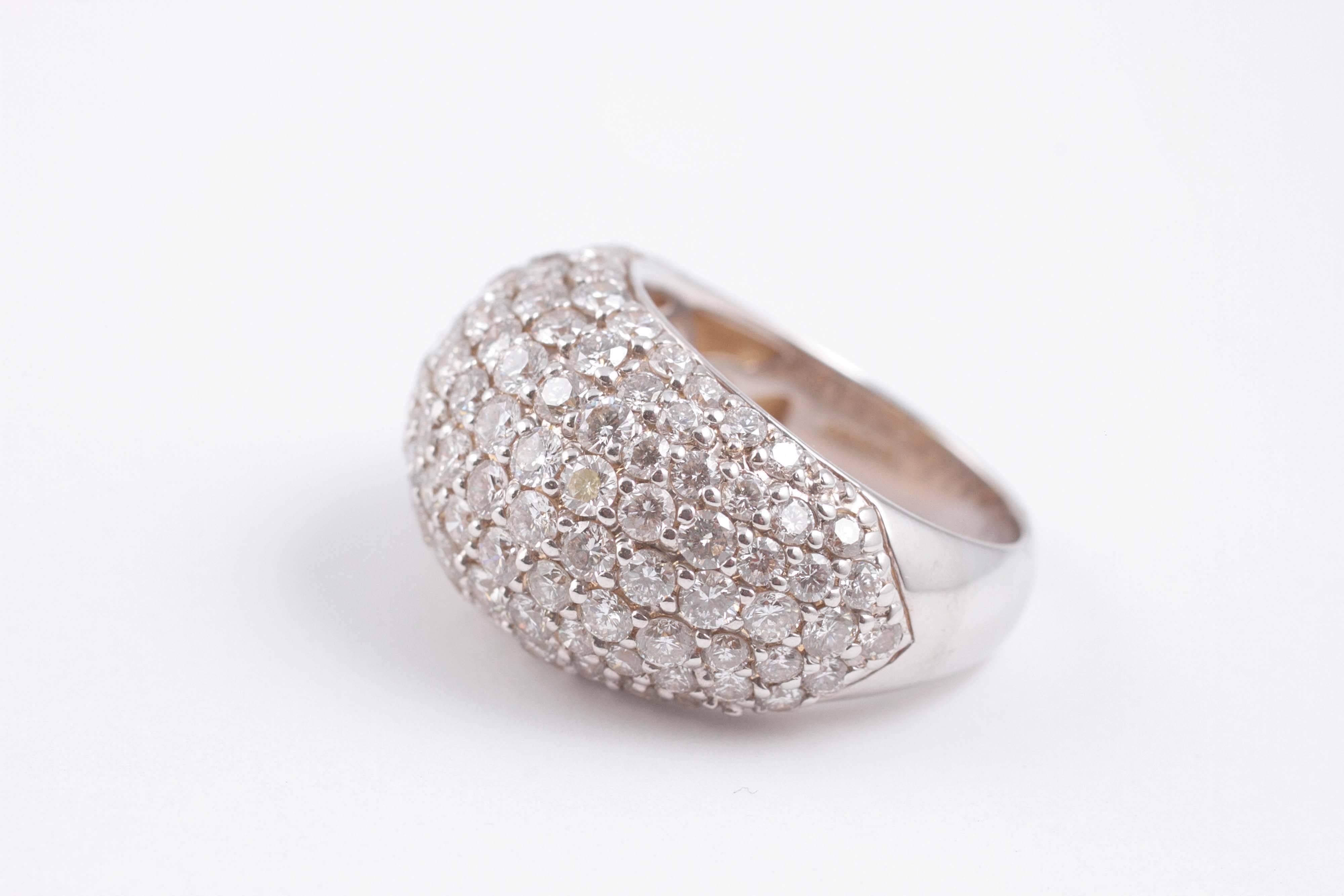 Sonia B 4.00 Carat Diamonds Two Color Gold Ring In Excellent Condition In Dallas, TX