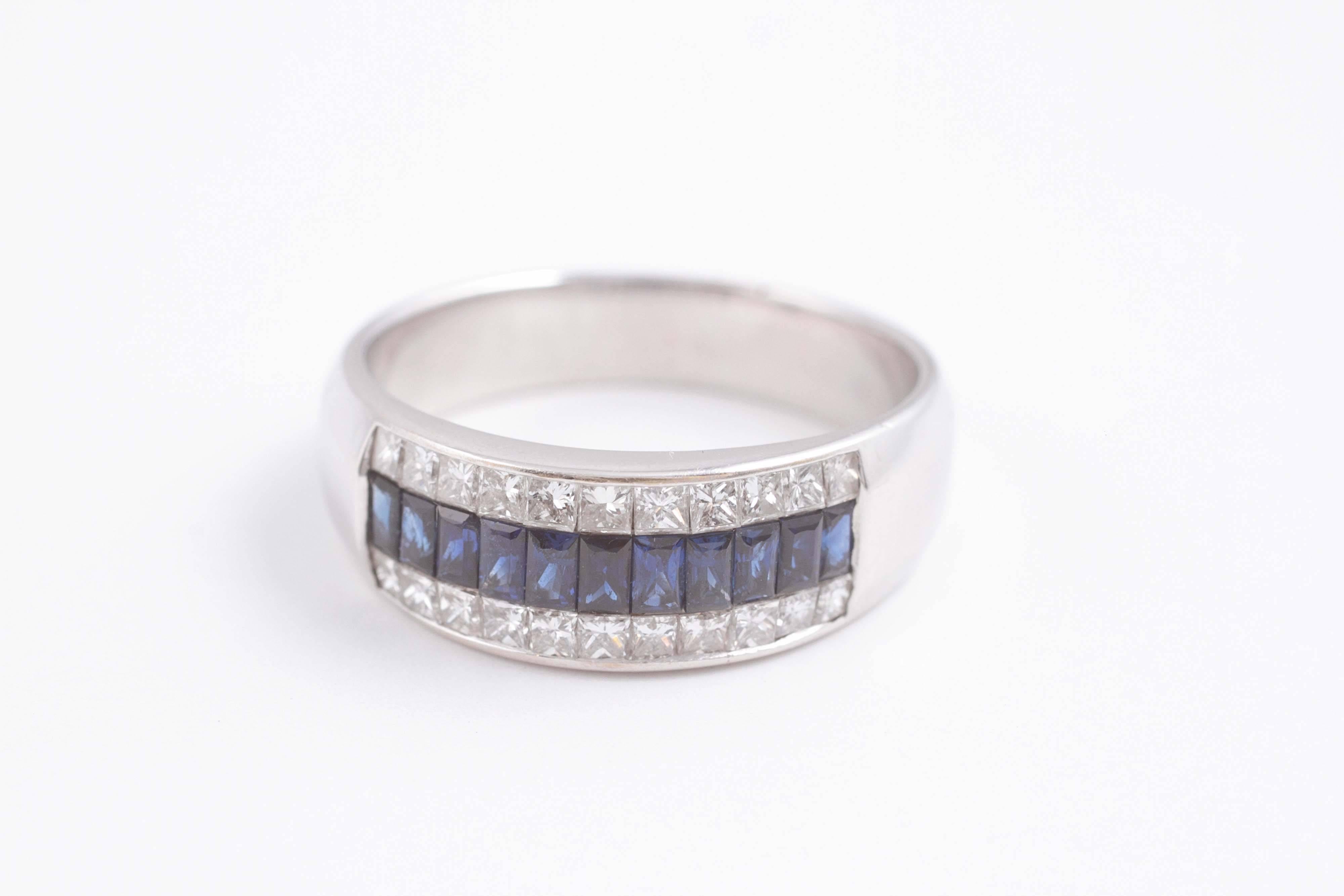 0.92 Carats Blue Sapphires 1.00 Carats Diamonds White Gold Ring 4
