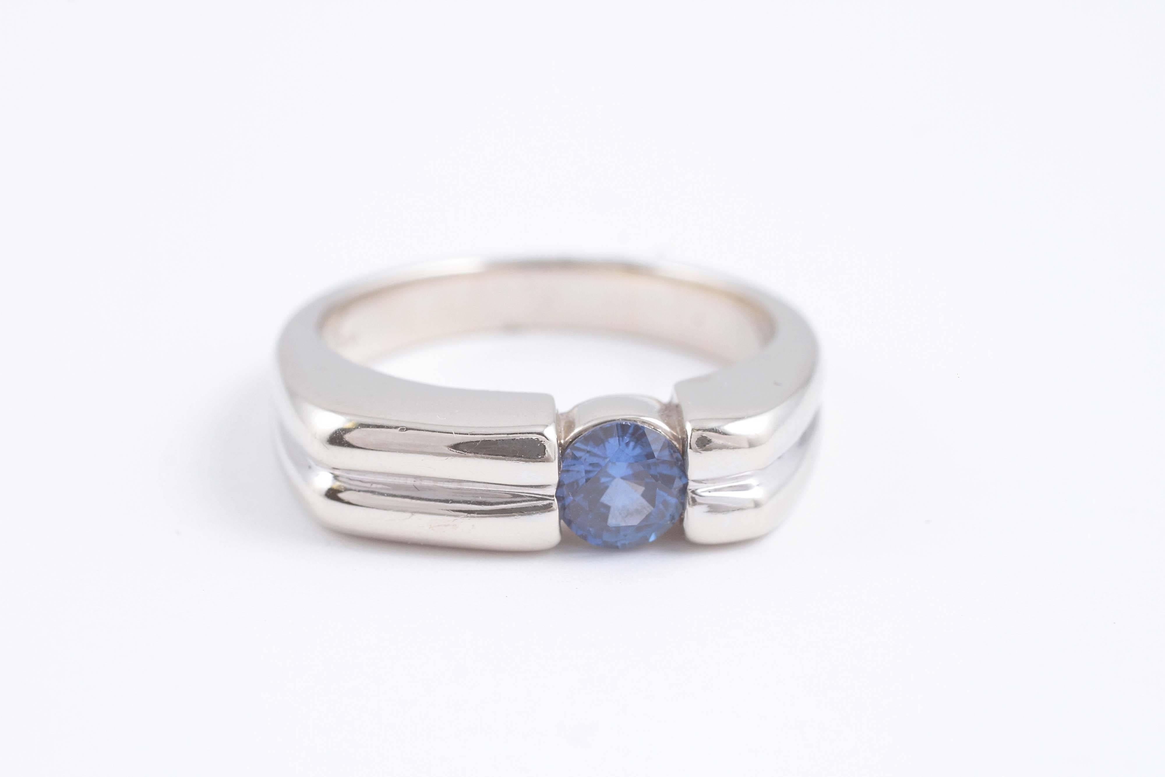 .95 Carat Blue Sapphire Gold Ring 3