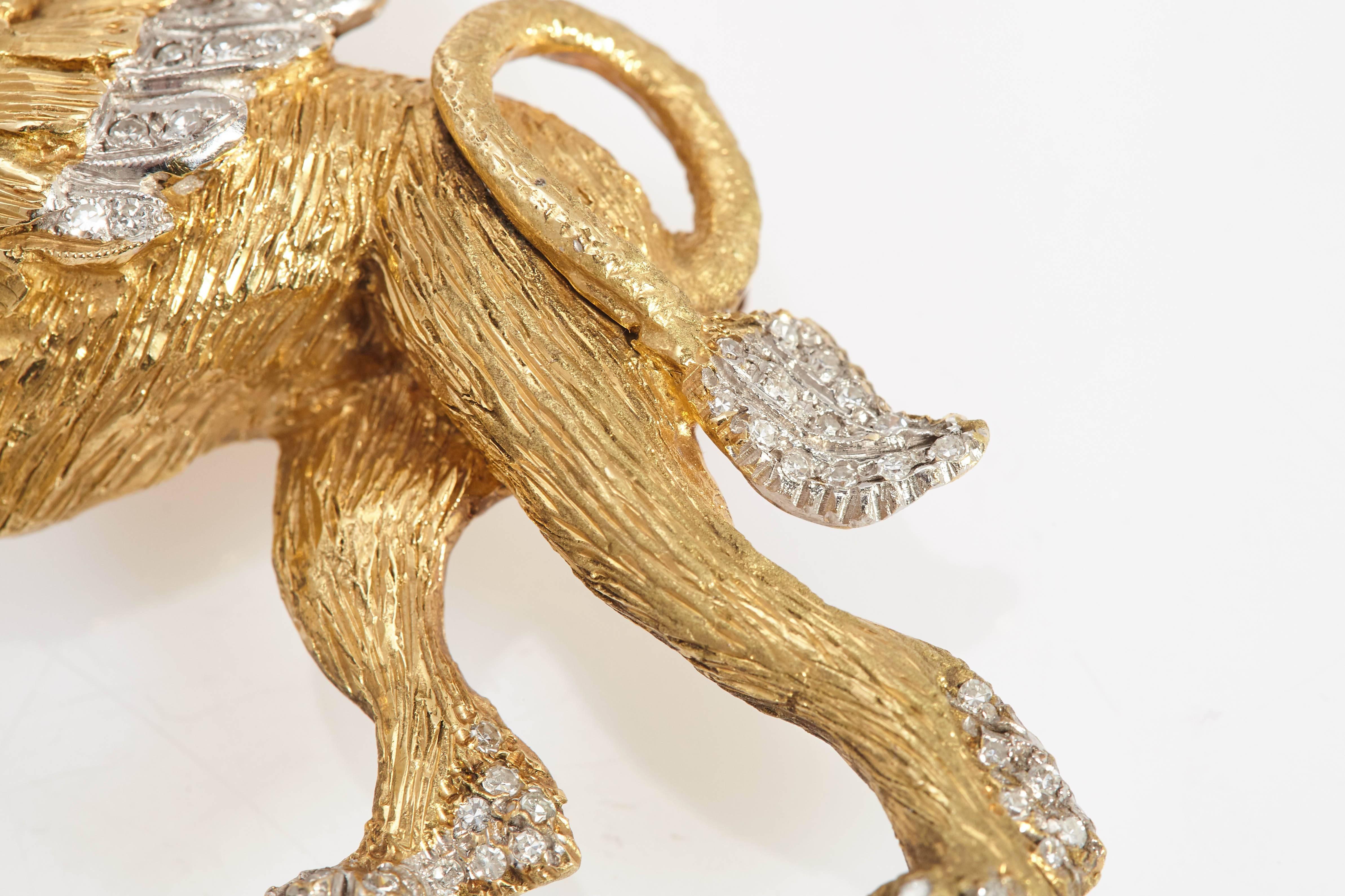 1970s Italy Diamond Gold Sphinx Brooch In Excellent Condition In New York, NY
