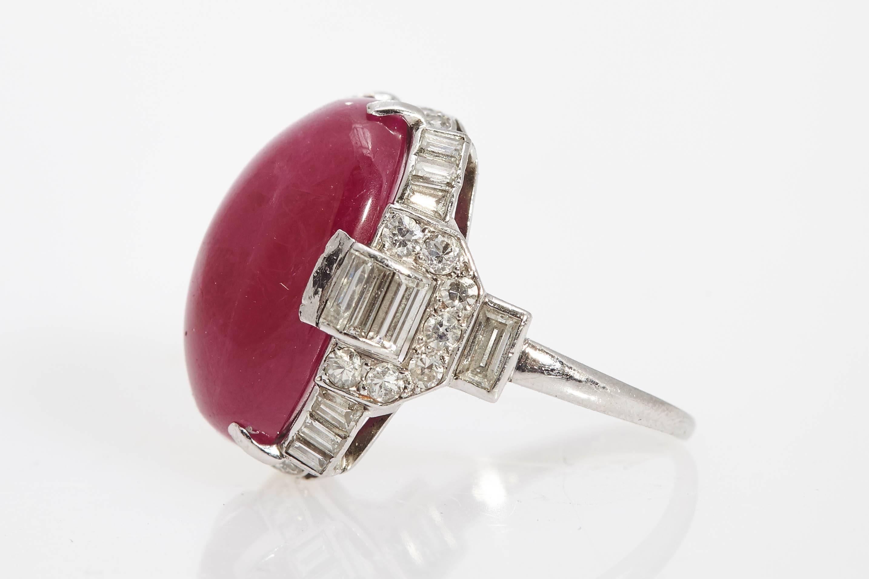 Art Deco 25.03 Carat Ruby Diamond Platinum Ring  In Excellent Condition For Sale In New York, NY