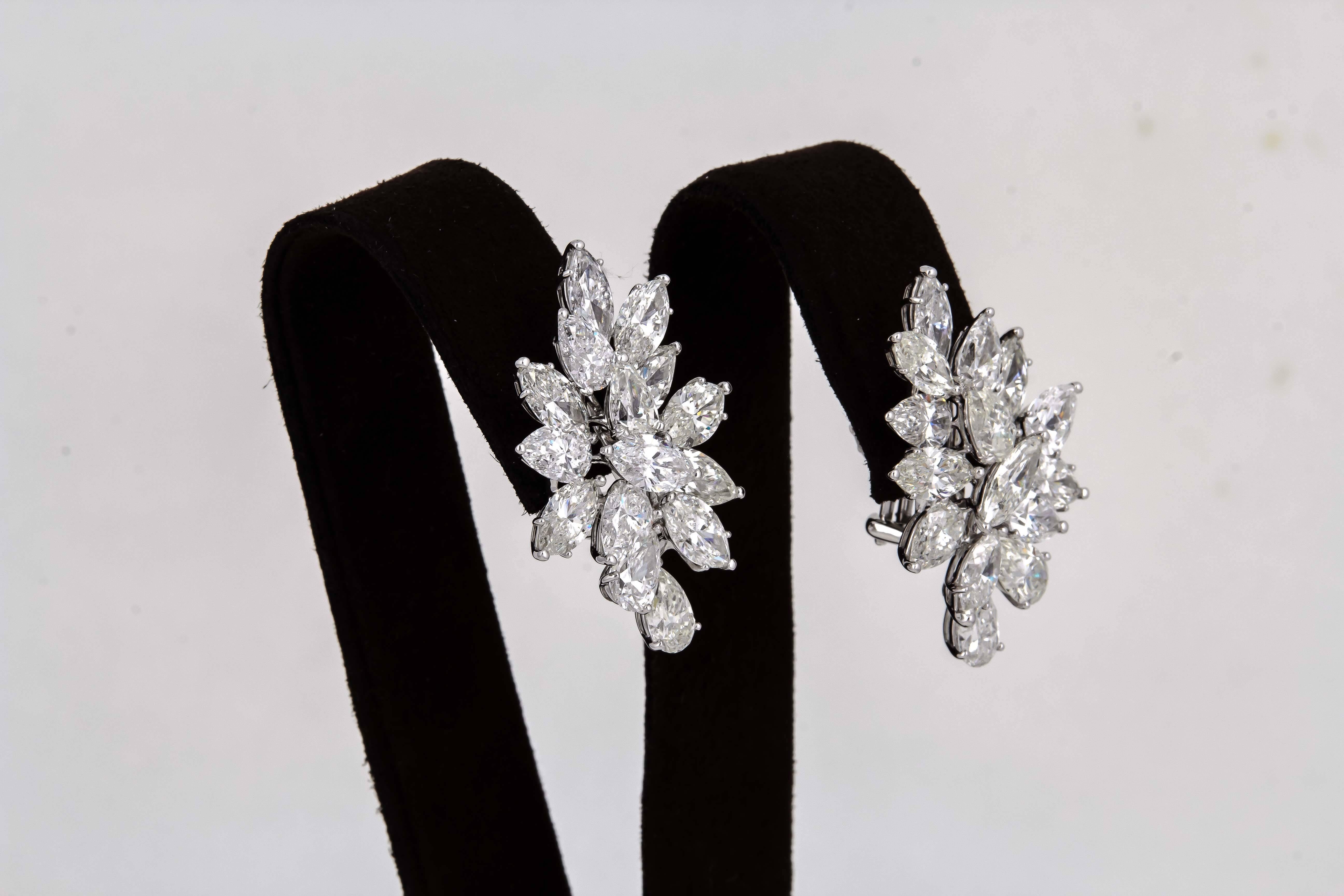 Diamond Cluster Earrings In New Condition For Sale In New York, NY