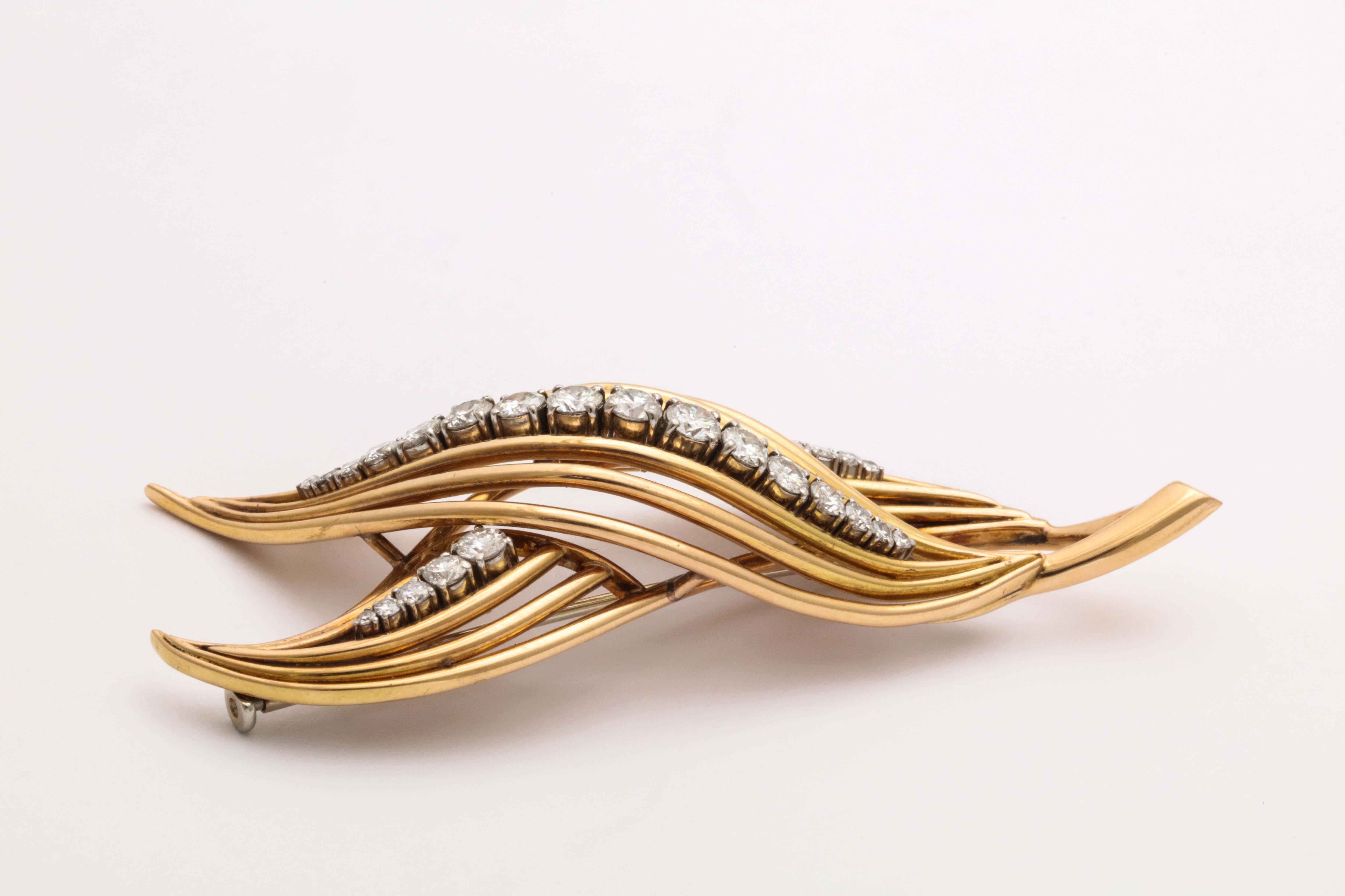 Women's or Men's 1950s Elegant Diamond Gold Double Leaf Pin For Sale