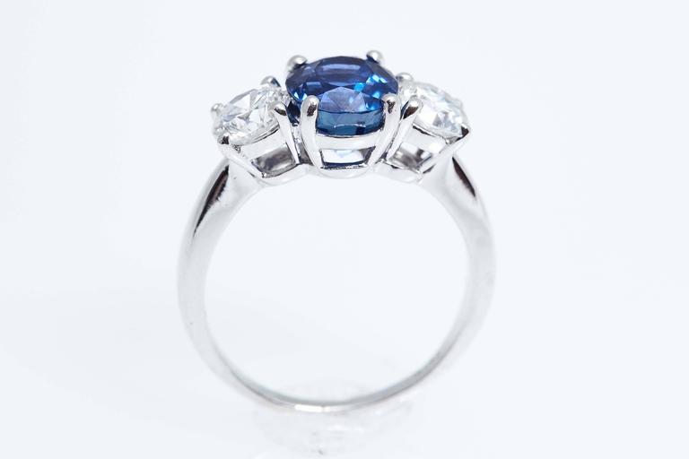 Ceylon Blue Oval Sapphire Diamond Platinum Ring For Sale at 1stdibs