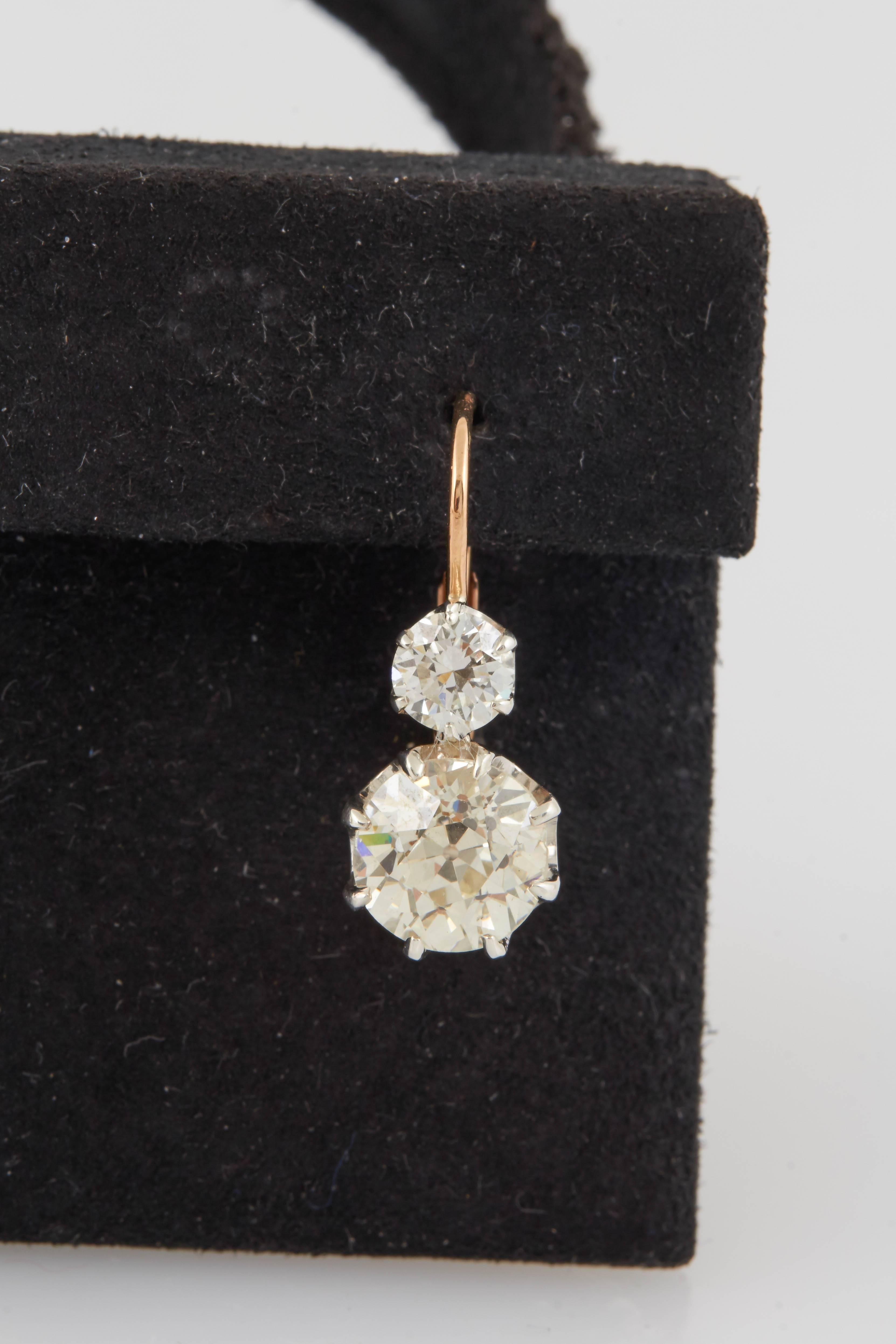 Viktorianisch viktorianische Diamant-Twin-Tropfen-Ohrringe (Alteuropäischer Schliff)