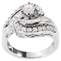 Bague cocktail tourbillonnante en or blanc 14 carats avec diamants ronds et baguettes de 1,00 carat