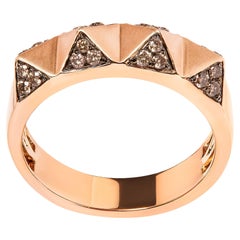 Anillo piramidal de oro rosa de 14 quilates con 1/4 qt de diamantes marrones