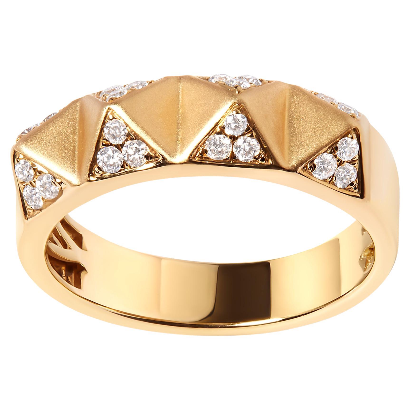 14K Yellow Gold 1/4 Cttw White Diamond Pyramid Band Ring