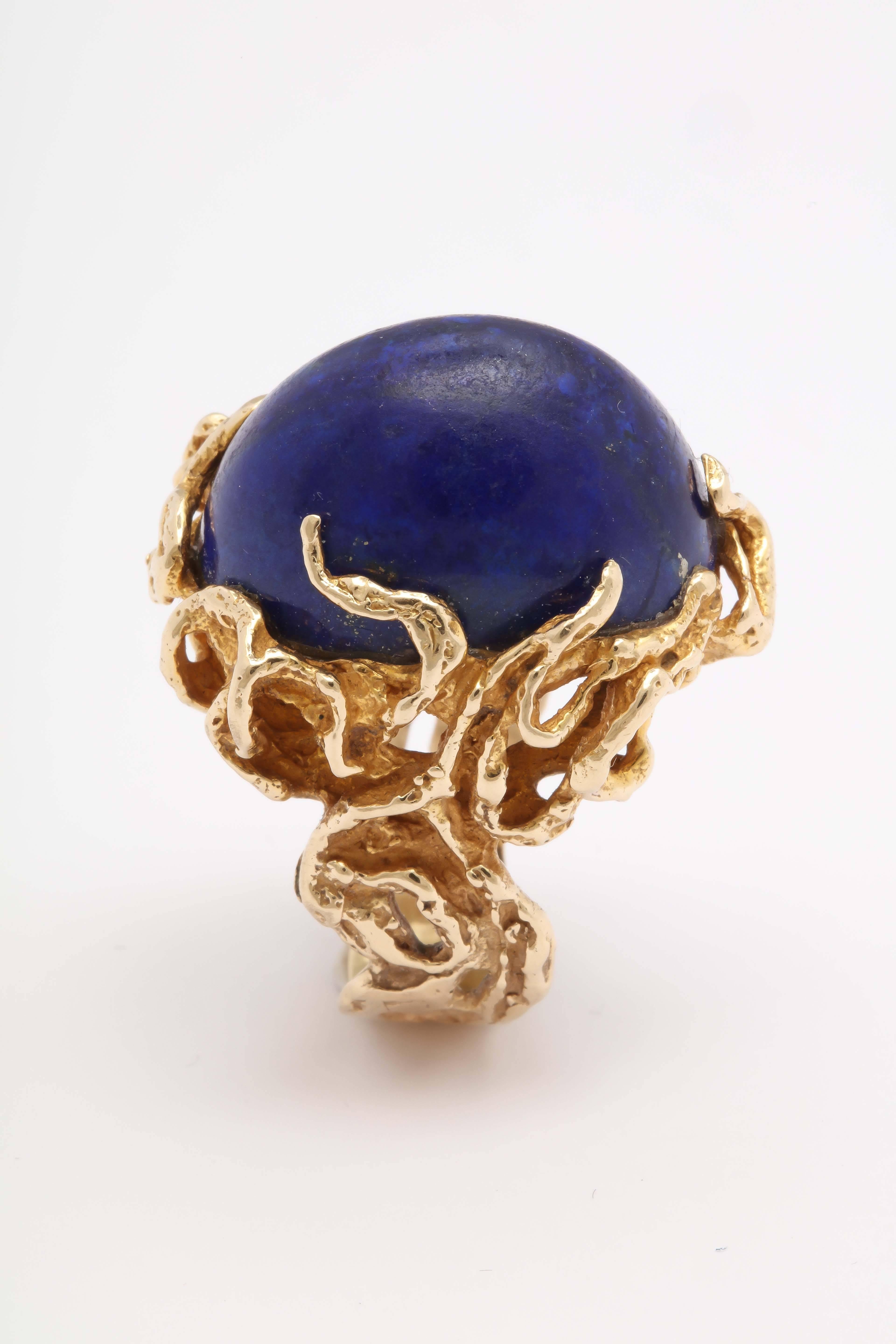 Oversize Oval Lapis Yellow Gold Ring in Naturalistic Branch Setting In Excellent Condition In New York, NY