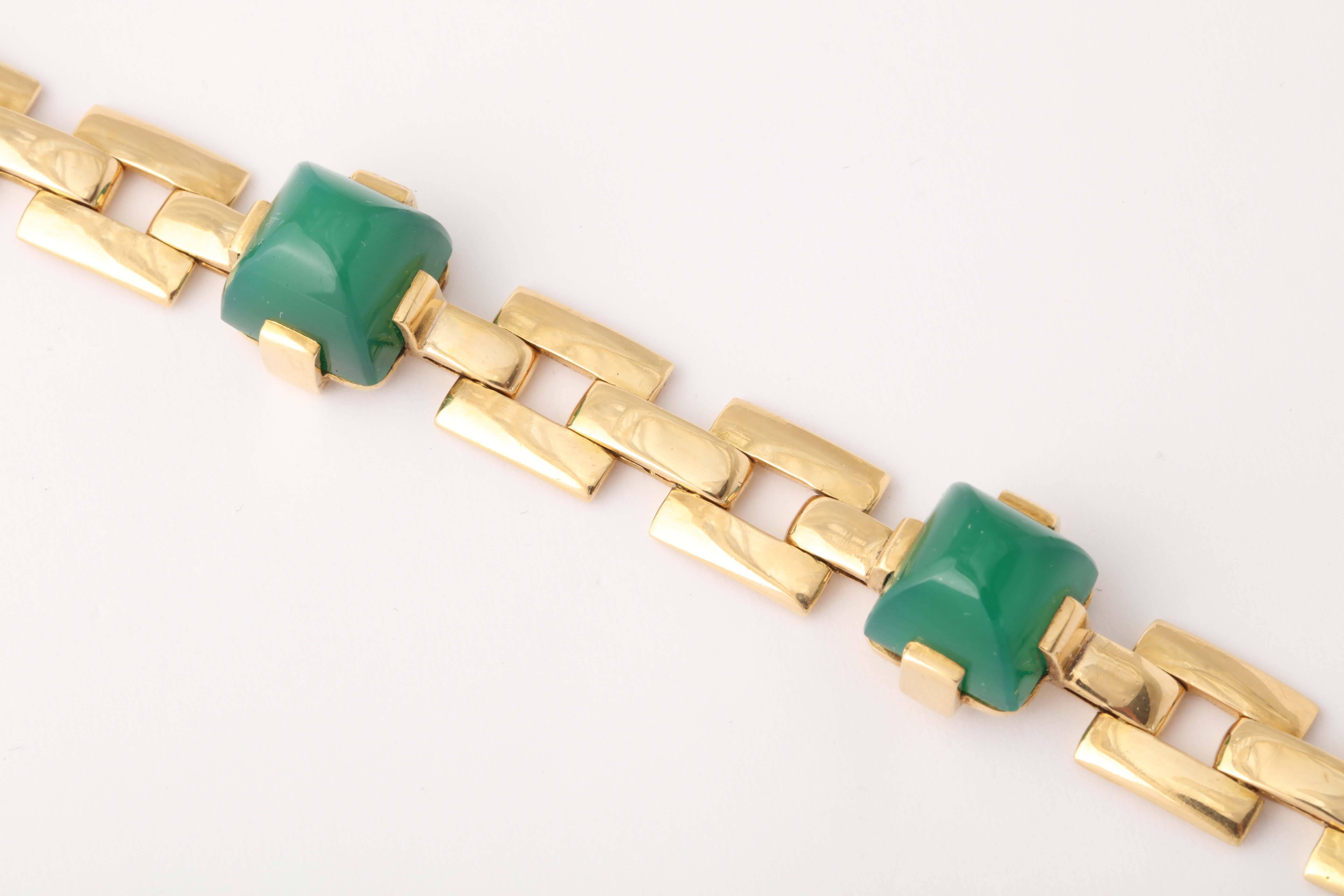 Women's 1930s French Sugar Loaf Cut Green Onyx Flexible Open Link Gold Bracelet
