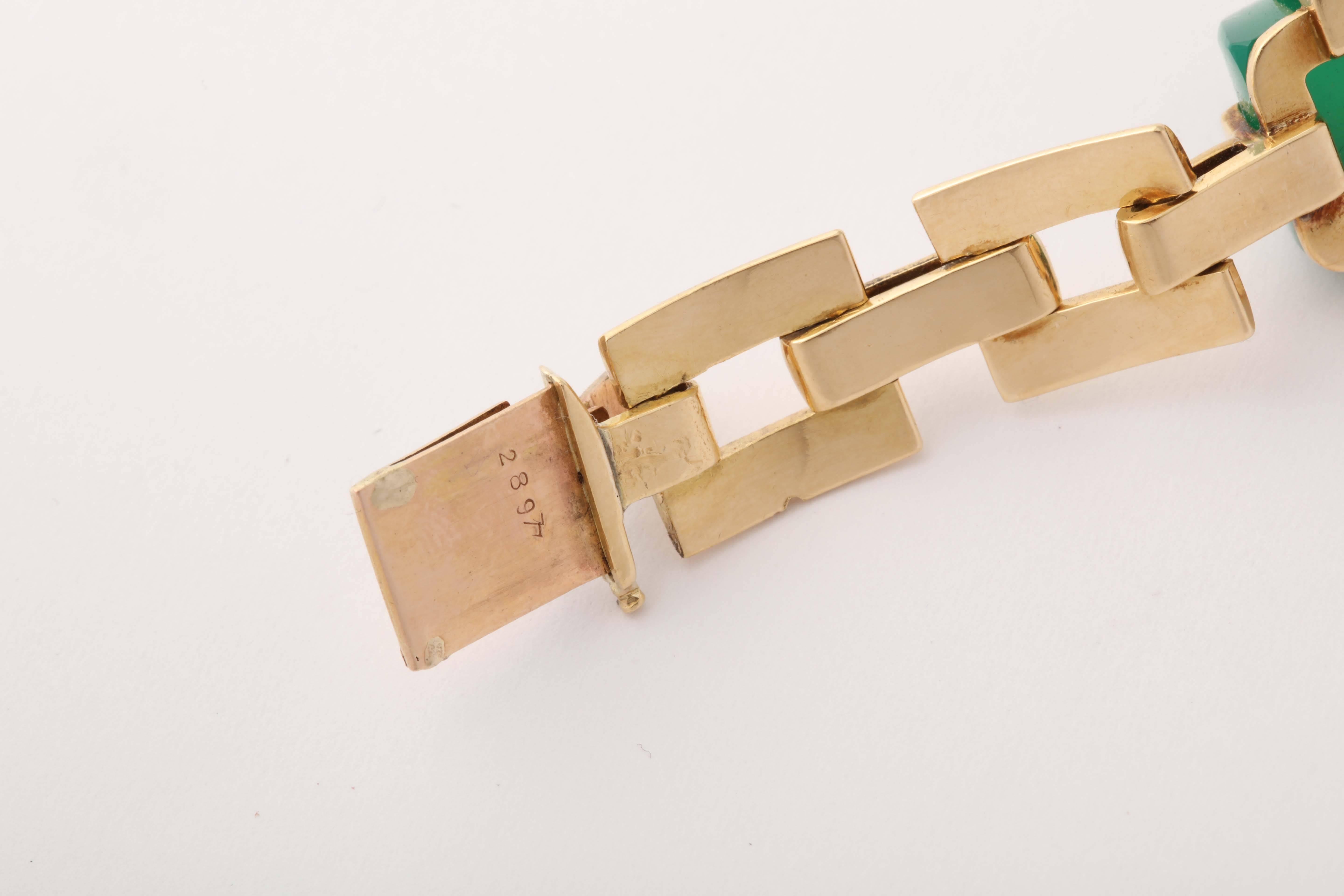 1930s French Sugar Loaf Cut Green Onyx Flexible Open Link Gold Bracelet 2