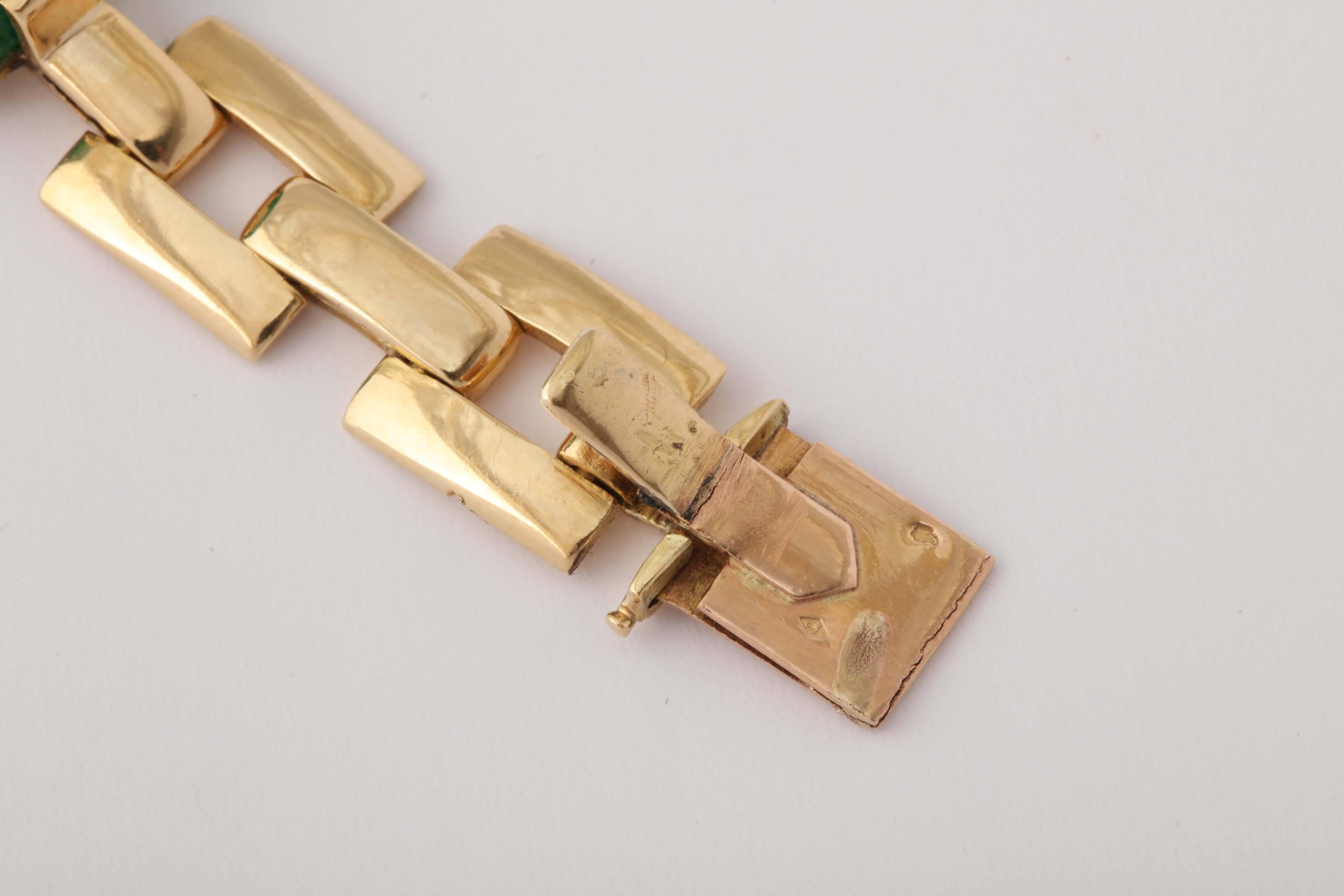 1930s French Sugar Loaf Cut Green Onyx Flexible Open Link Gold Bracelet 3